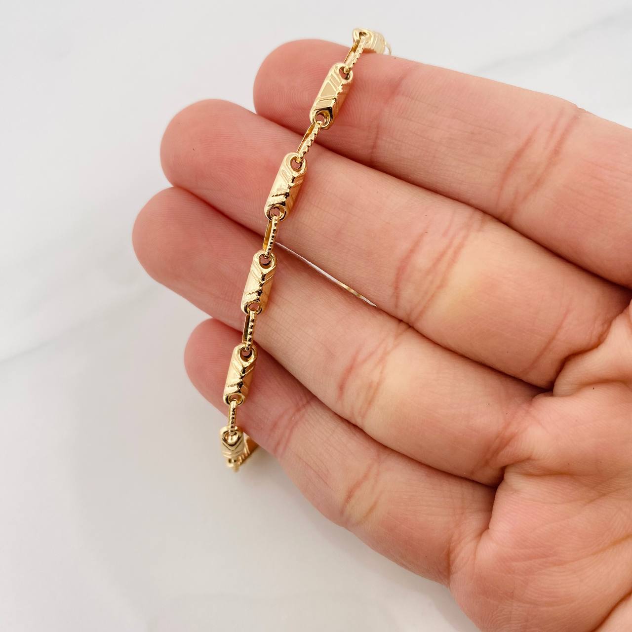 Rustic Bracelet Barrel Eclipse 4.35g / 8 1/4 in / 3.5mm Yellow Gold 18K