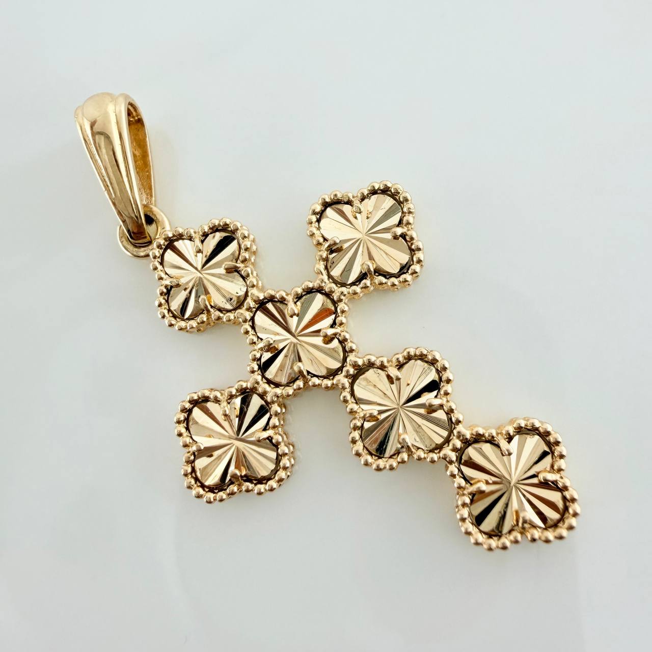 Clover Cross Pendant 4.4gr / 1 1/2 in / Yellow Gold Nac.Esp. 18K $