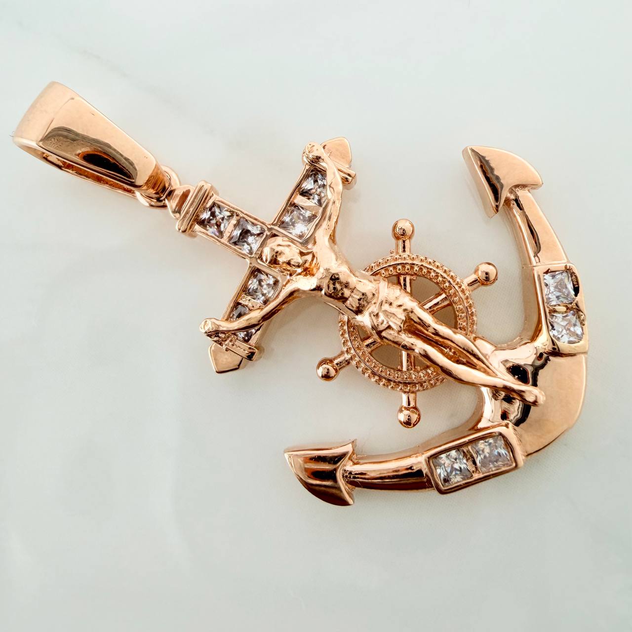 Dije Cruz Cristo Ancla 6.85gr / 1 1/2 in / Oro Rosa 18K $