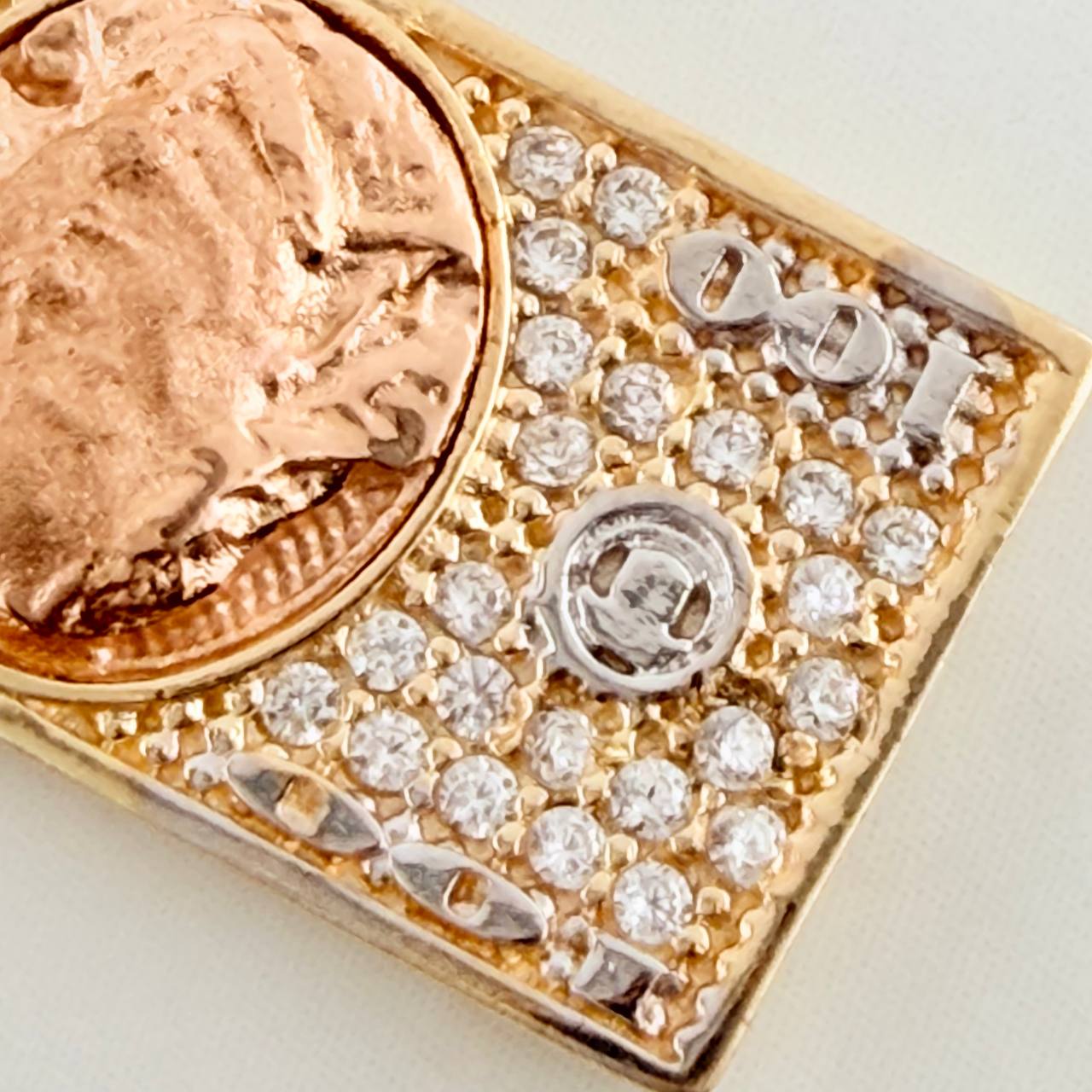 Dije One Dólar 3.5gr / 1 1/2 in / Tres Oros 18K $