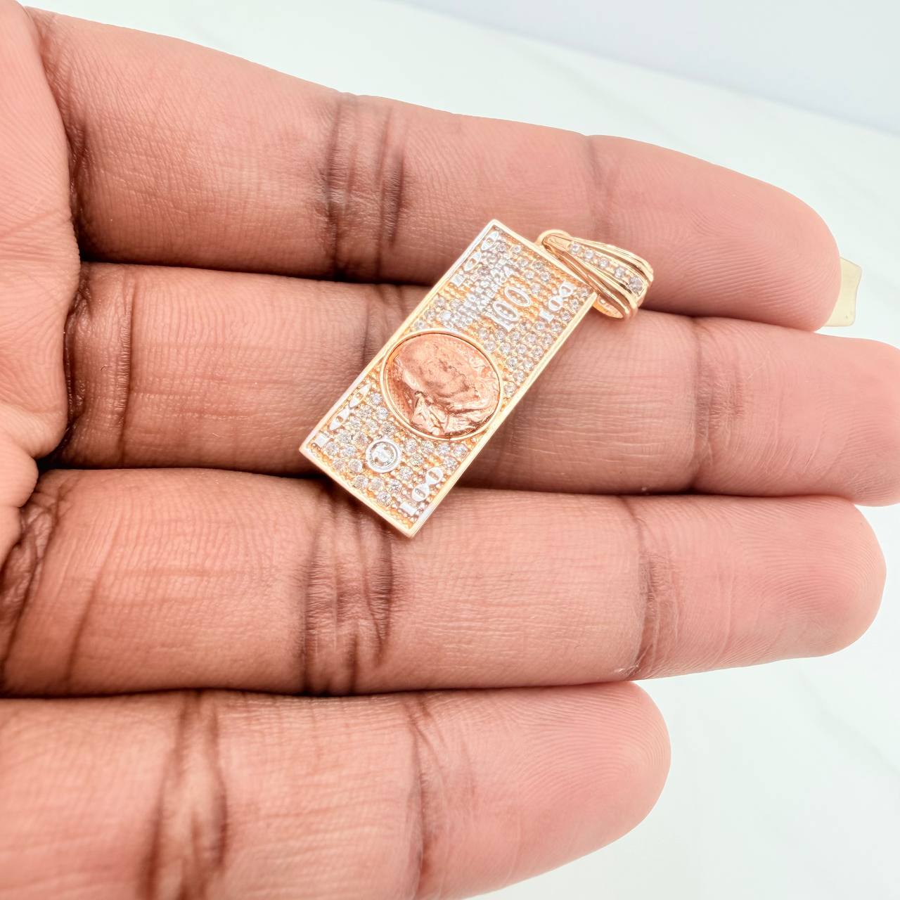 Dije One Dólar 3.5gr / 1 1/2 in / Tres Oros 18K $