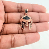 Dije Casco Romano 3.5gr / 1 1/4 in / Dos Oros Negro Rosa 18K $