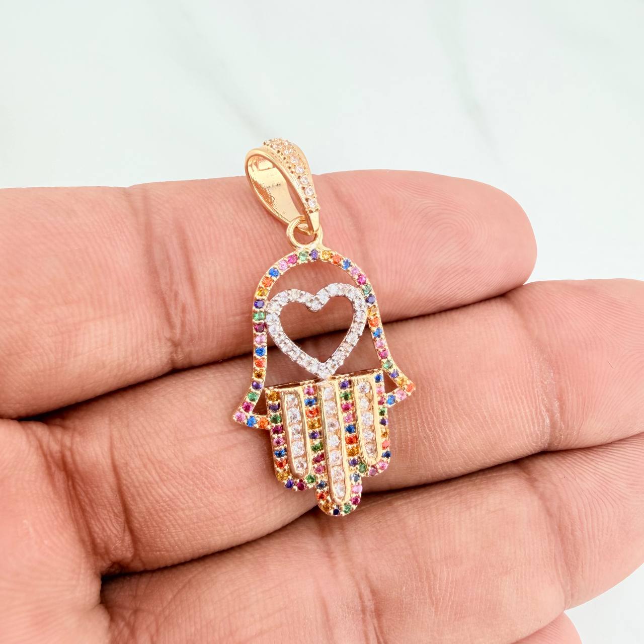 Dije Mano Hamsa Corazon 4.45gr / 1 1/2 in / Dos Oros Amarillo Blanco 18K $