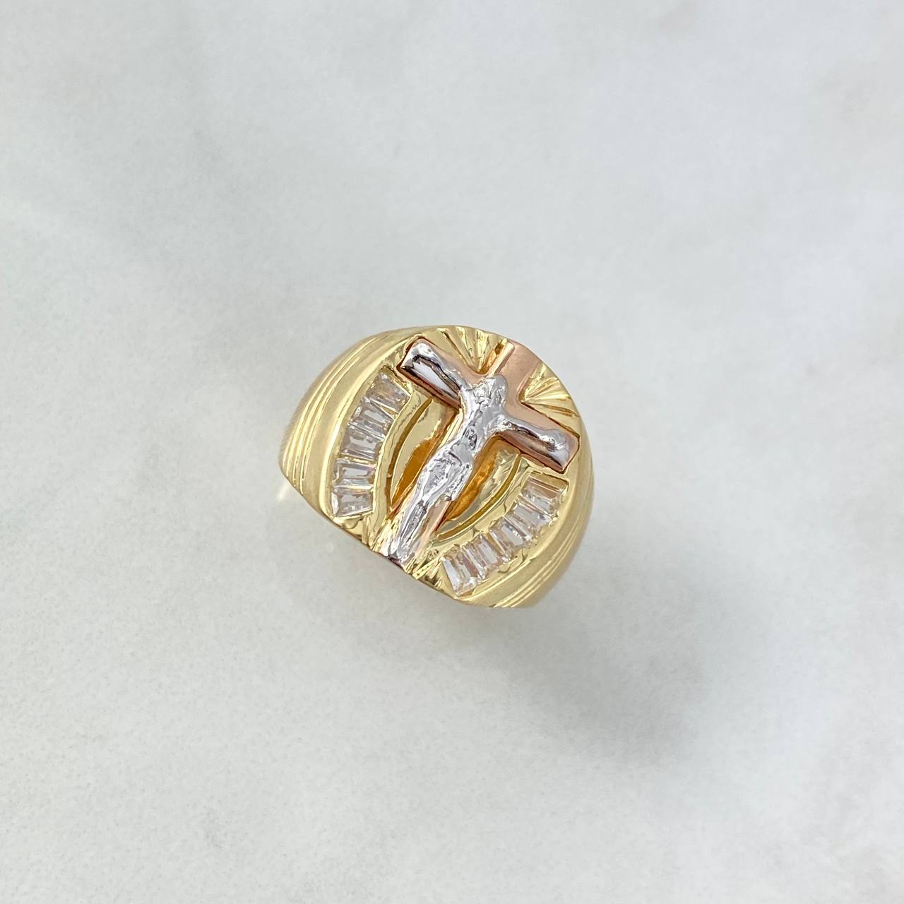 Cross Christ Ring 6.75gr / Size 9 3/4 / White Zircons Three Golds