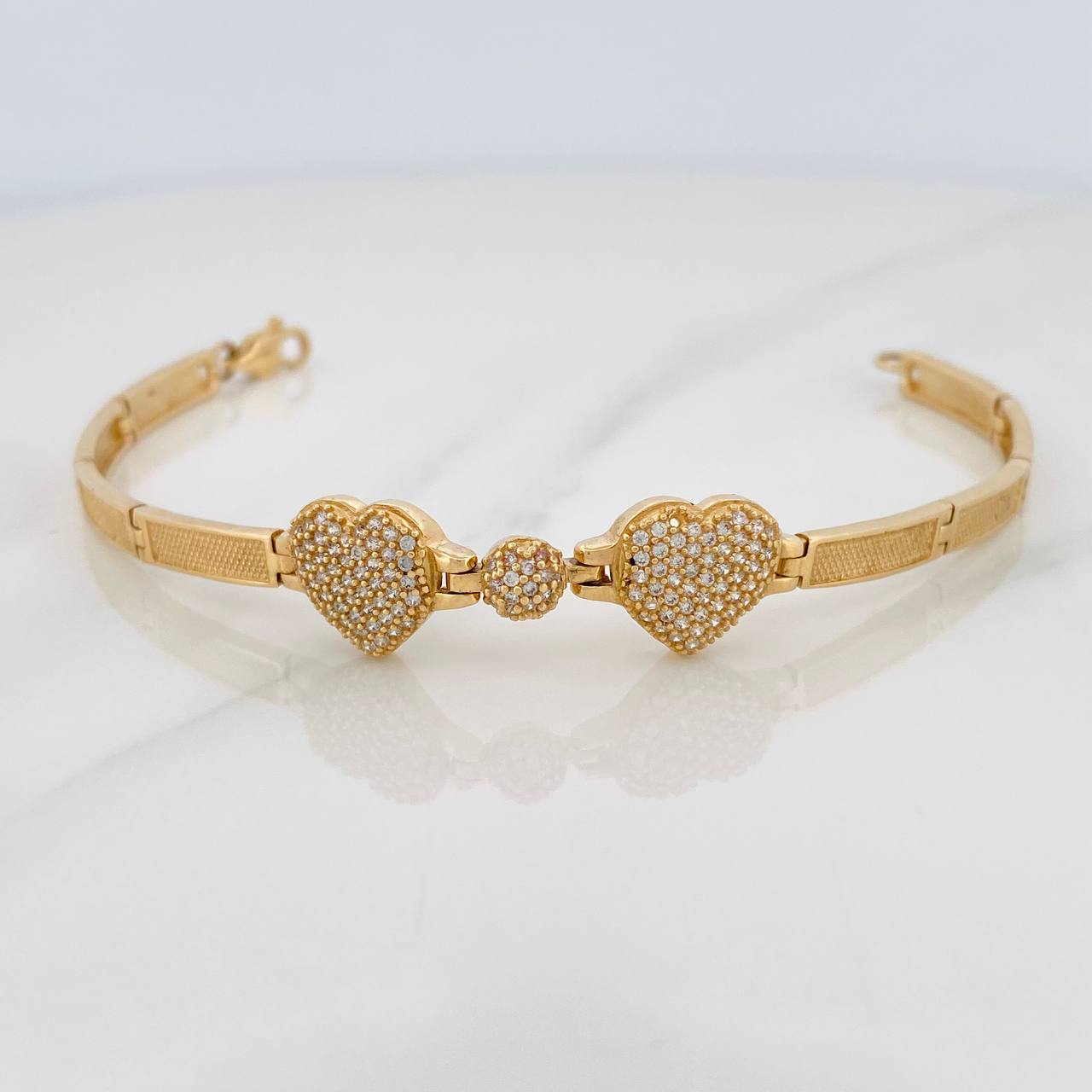 Reticulated Hearts Bracelet 11.4gr / 6 1/2 in / 18K Yellow Gold $