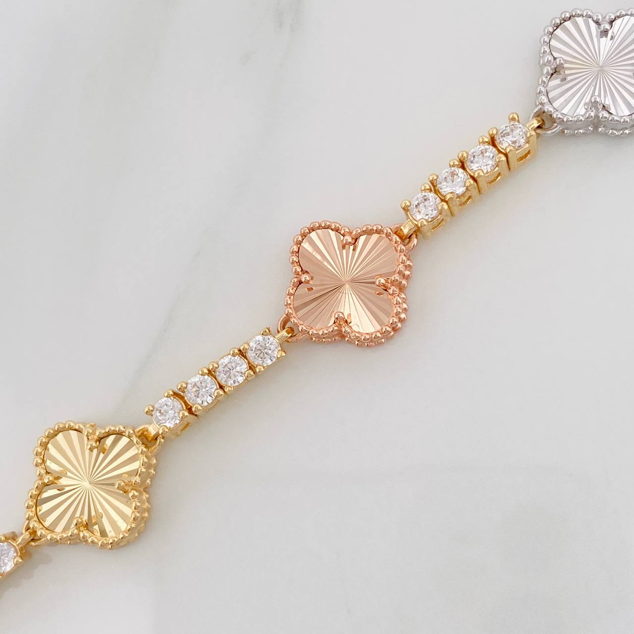 Bracelet Clover Bracelet Tennis 15.25 g / 7 3/4 in / 3.05 mm Three Golds 18K