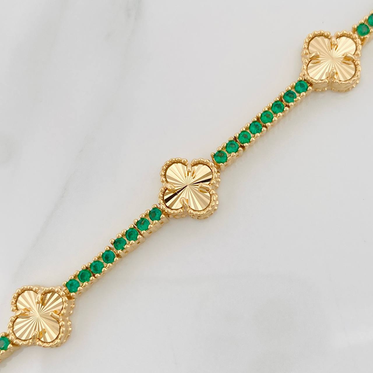 Tennis Clover Bracelet 13.6gr / 7 1/4 in / 18K Special National Yellow Gold $