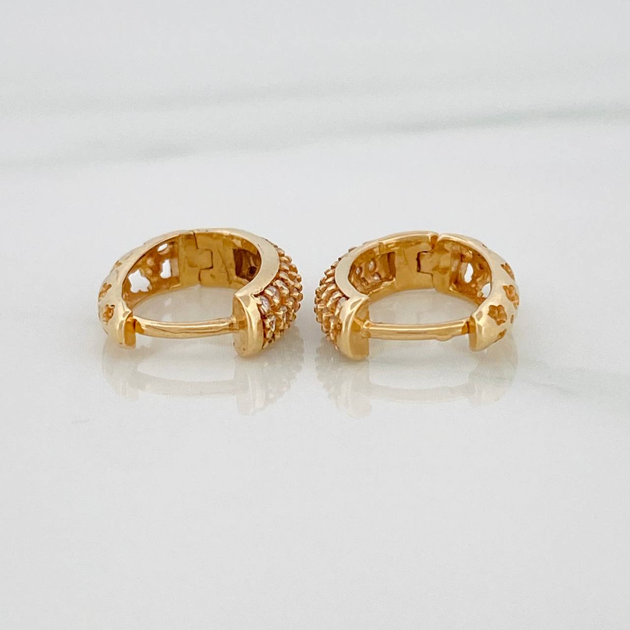 Candongas Triple Carril 2.2gr / 1/2 in / Oro Amarillo 18K %