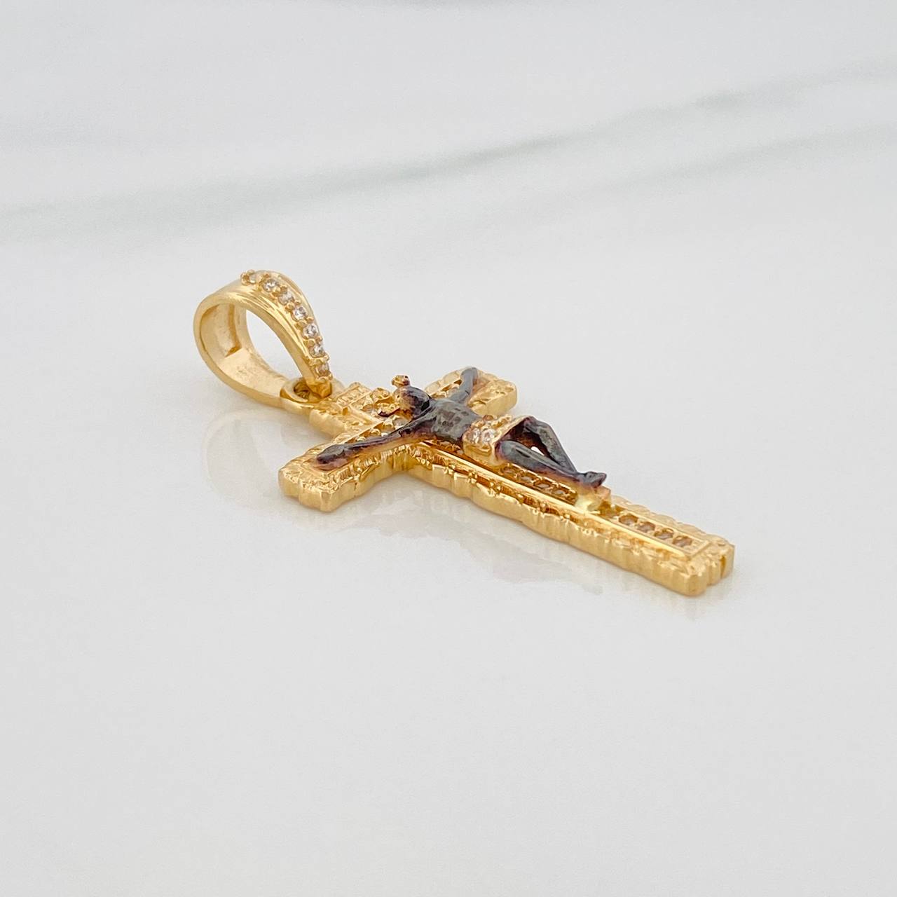 Dije Cruz Cristo Milagroso De Buga 3.9gr / 1 1/2 in / Dos Oros Negro Amarillo 18K %