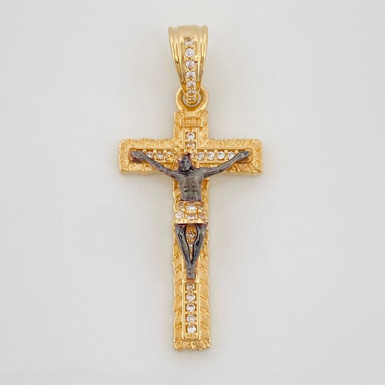 Dije Cruz Cristo Milagroso De Buga 3.9gr / 1 1/2 in / Dos Oros Negro Amarillo 18K %