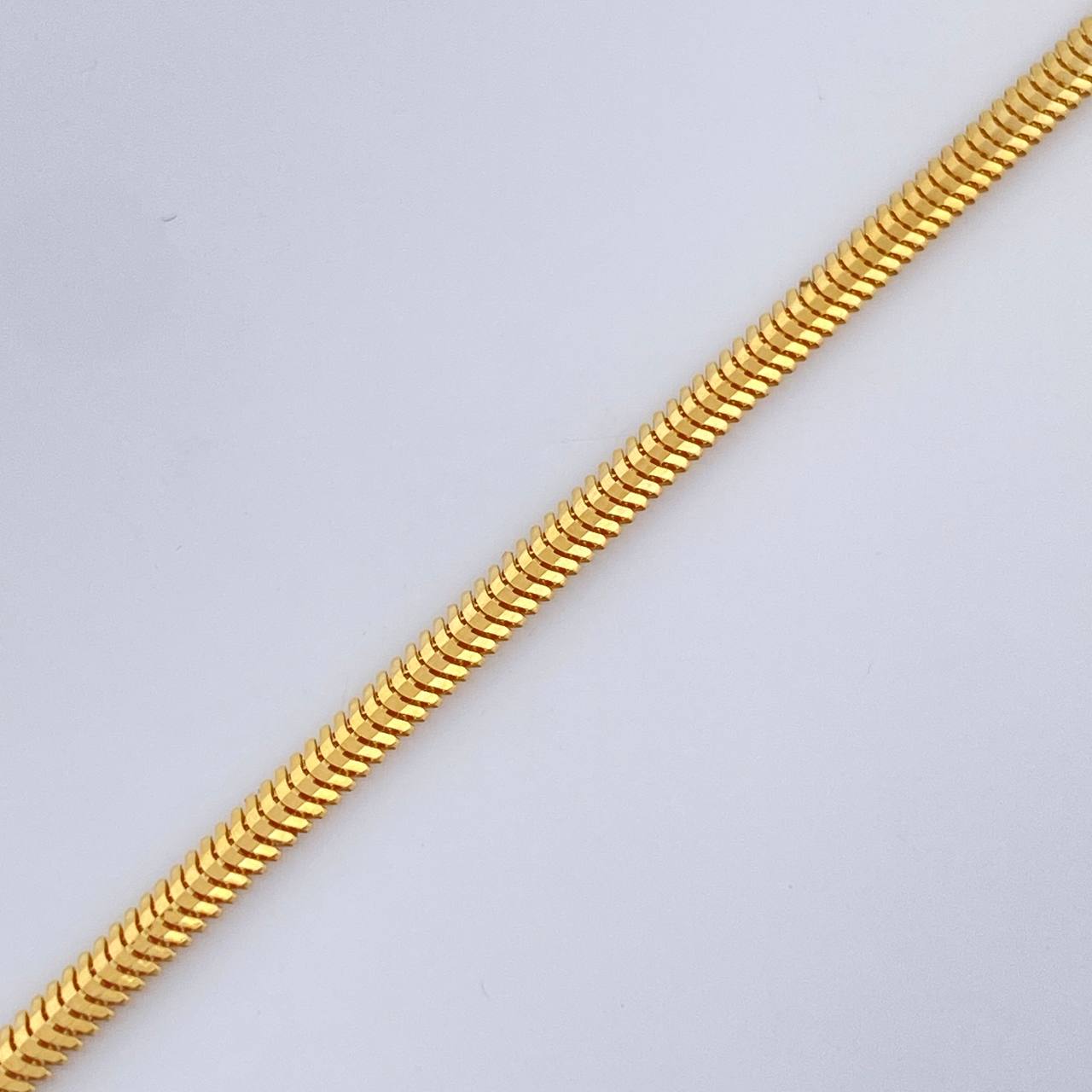 Pulso Serpiente 2.4gr / 7 3/4 in / Oro Amarillo +3 18K &