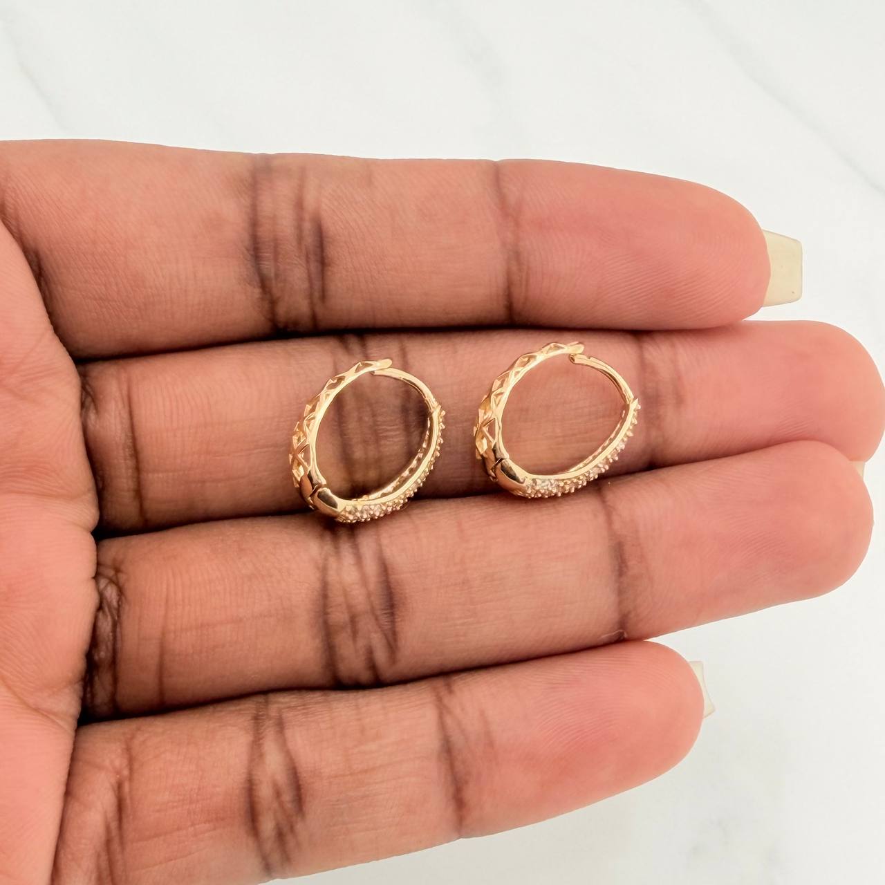 Candongas Daly Basteada 2.5gr / 1/2 in / Oro Amarillo 18K &