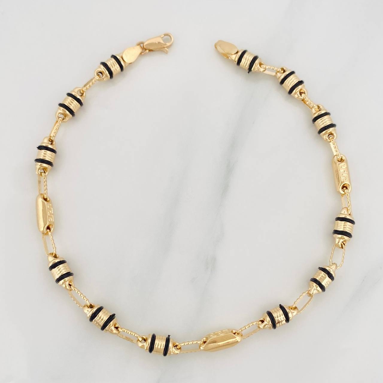 Pulso Rustico Tribal 5.2g / 8 3/4 in / 4.6mm Oro Amarillo 18K
