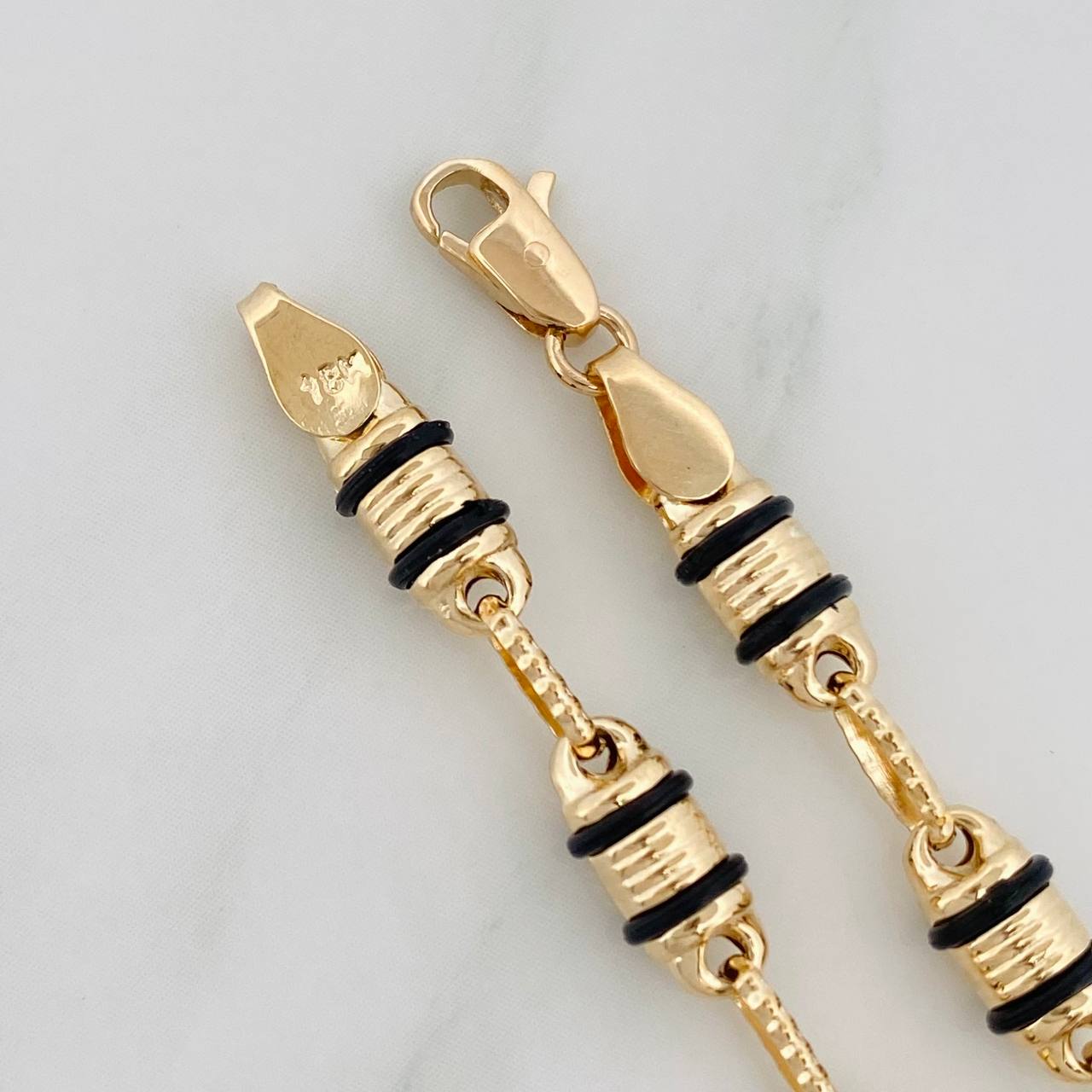 Pulso Rustico Tribal 5.2g / 8 3/4 in / 4.6mm Oro Amarillo 18K