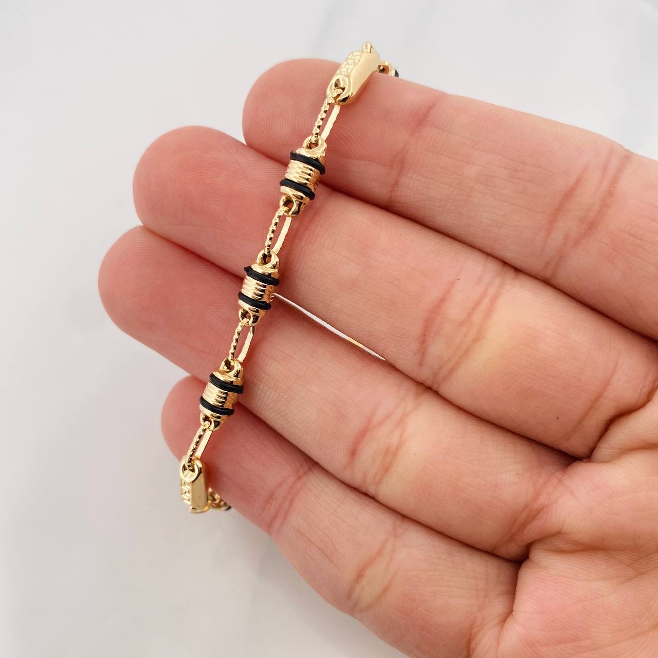 Pulso Rustico Tribal 5.2g / 8 3/4 in / 4.6mm Oro Amarillo 18K