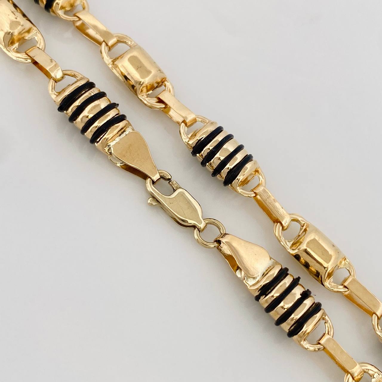 Cadena Rustica Barril 19.9g / 26 in / 5.4mm Oro Amarillo 18K
