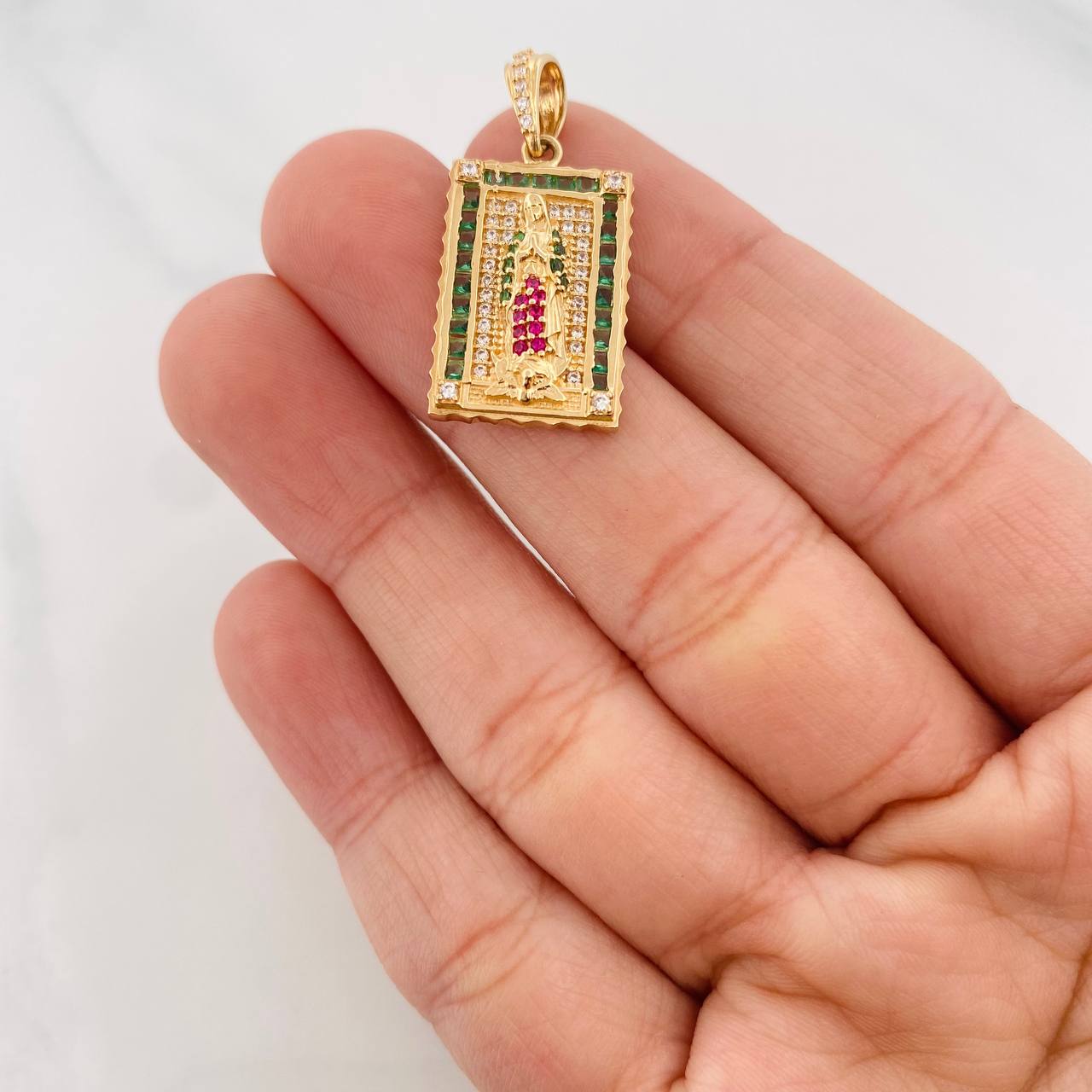Pendant Virgin of Guadalupe 4.3g / 1 1/4 in Yellow Gold 18K