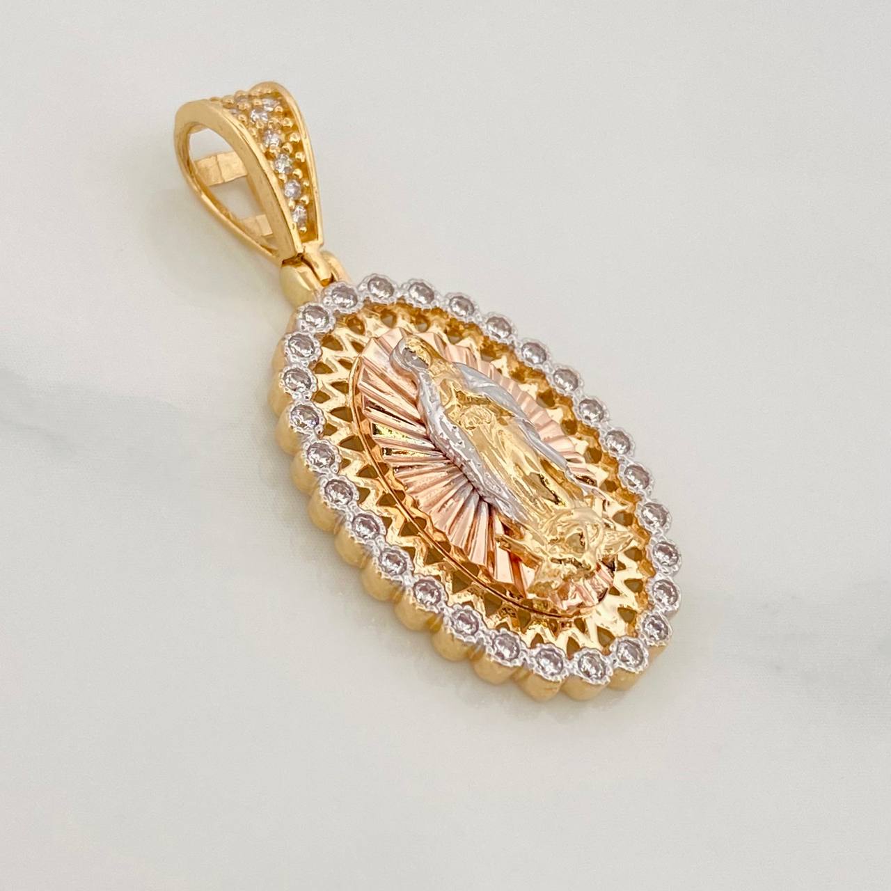 Pendant Virgin of Guadalupe 4.45g / 1 1/2 in Three-Tone Gold 18K