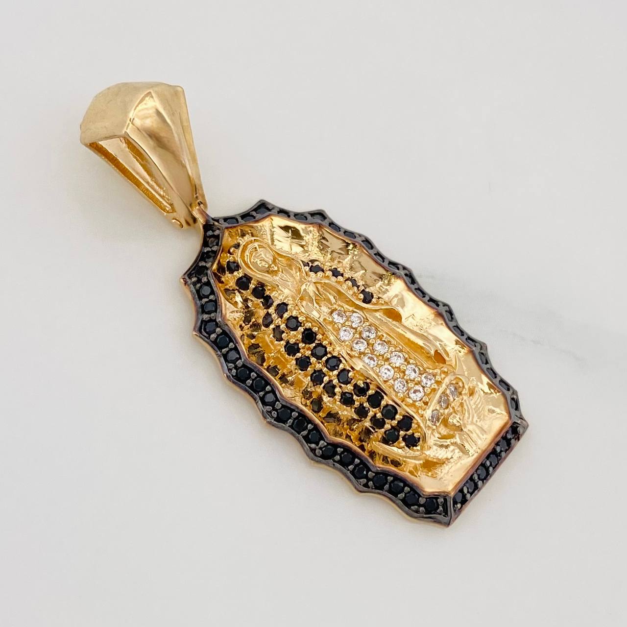 Pendant Virgin of Guadalupe 5.55g / 1 1/2 in Two Golds Black Yellow 18K