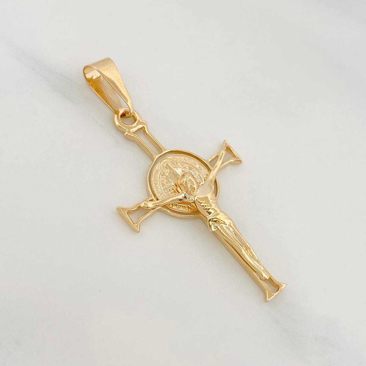 Pendant Cross Christ 2.75g / 1 3/4 in Yellow Gold 18K