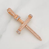 Dije Cruz Clavo 4.15g / 1 3/4 in Dos Oros Blanco Rosa 18K