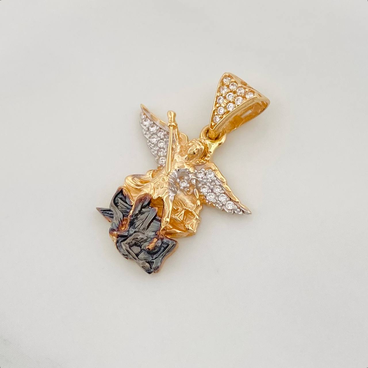 Pendant Saint Michael Archangel 3.4g / 1 in Three-Tone Gold 18K