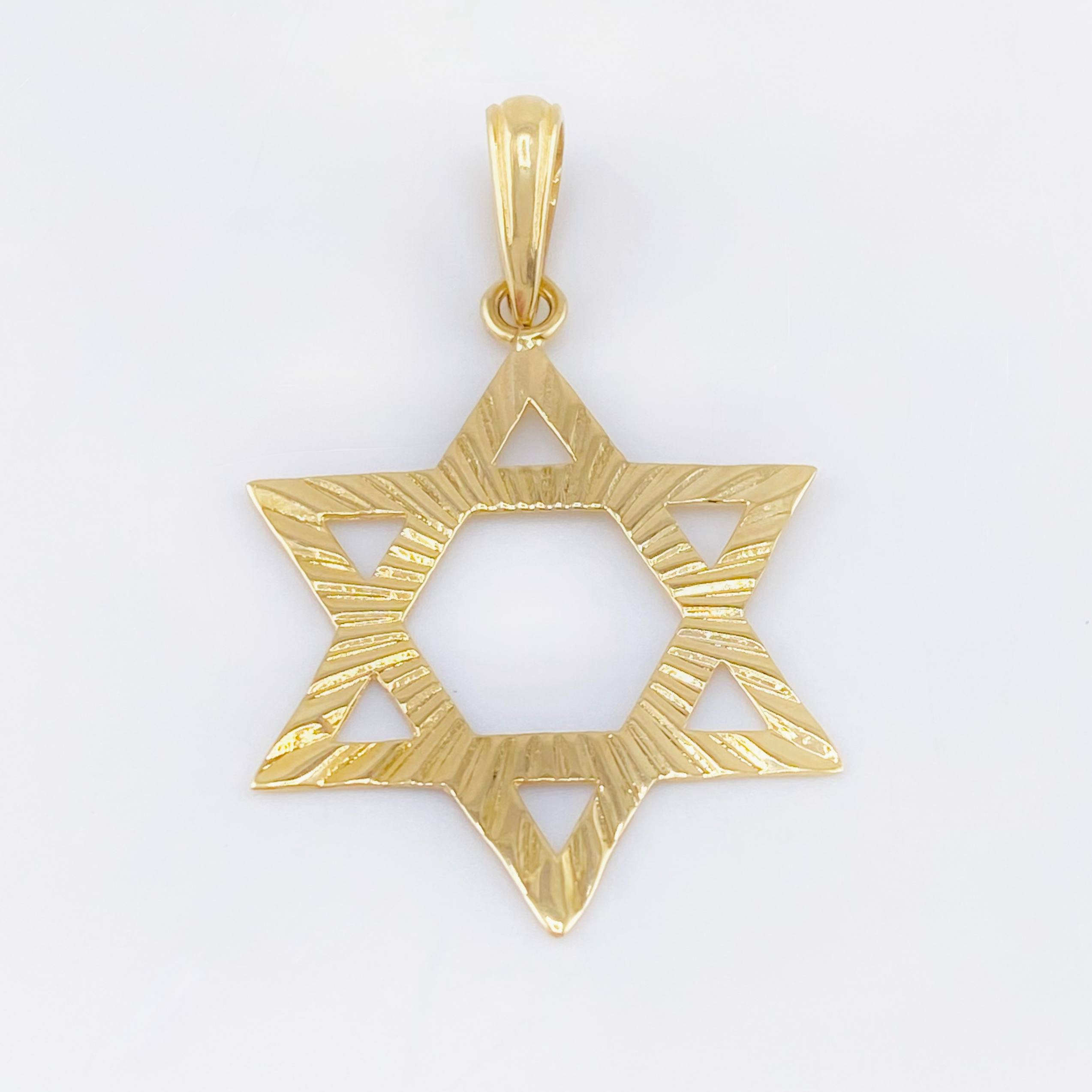Dije Estrella De David 1.95gr / 1 1/2 in / Oro Amarillo 18K ©