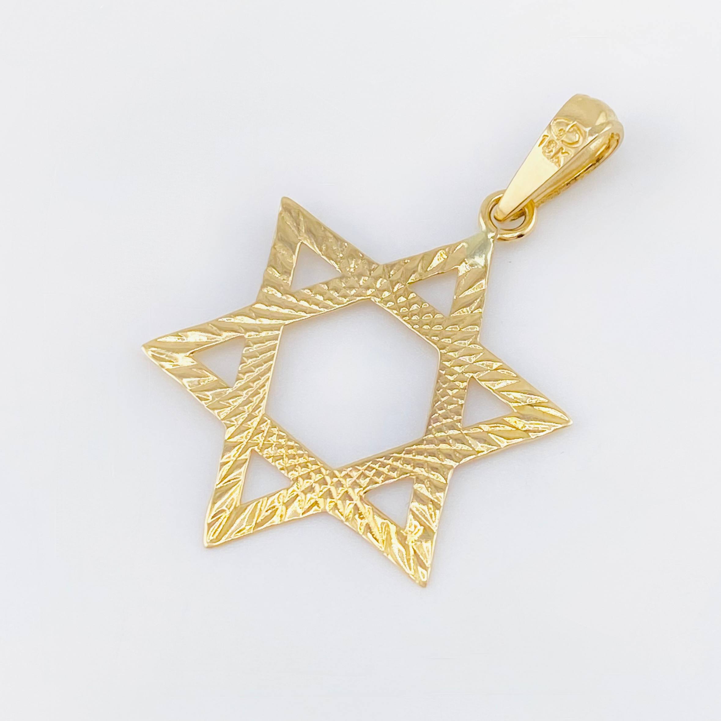 Dije Estrella De David 1.95gr / 1 1/2 in / Oro Amarillo 18K ©
