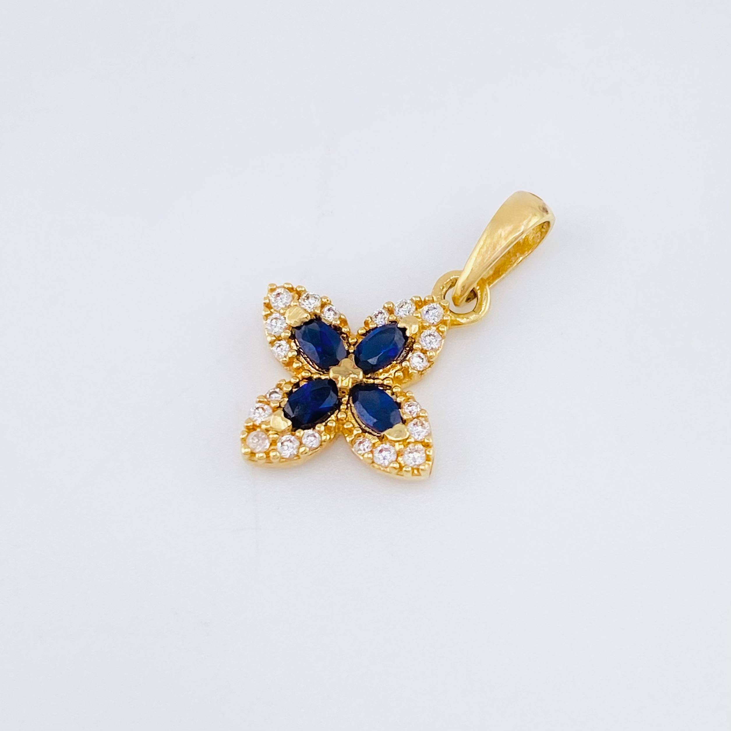 Dije Flor 1.7gr / 3/4 in / Oro Amarillo 18K ©