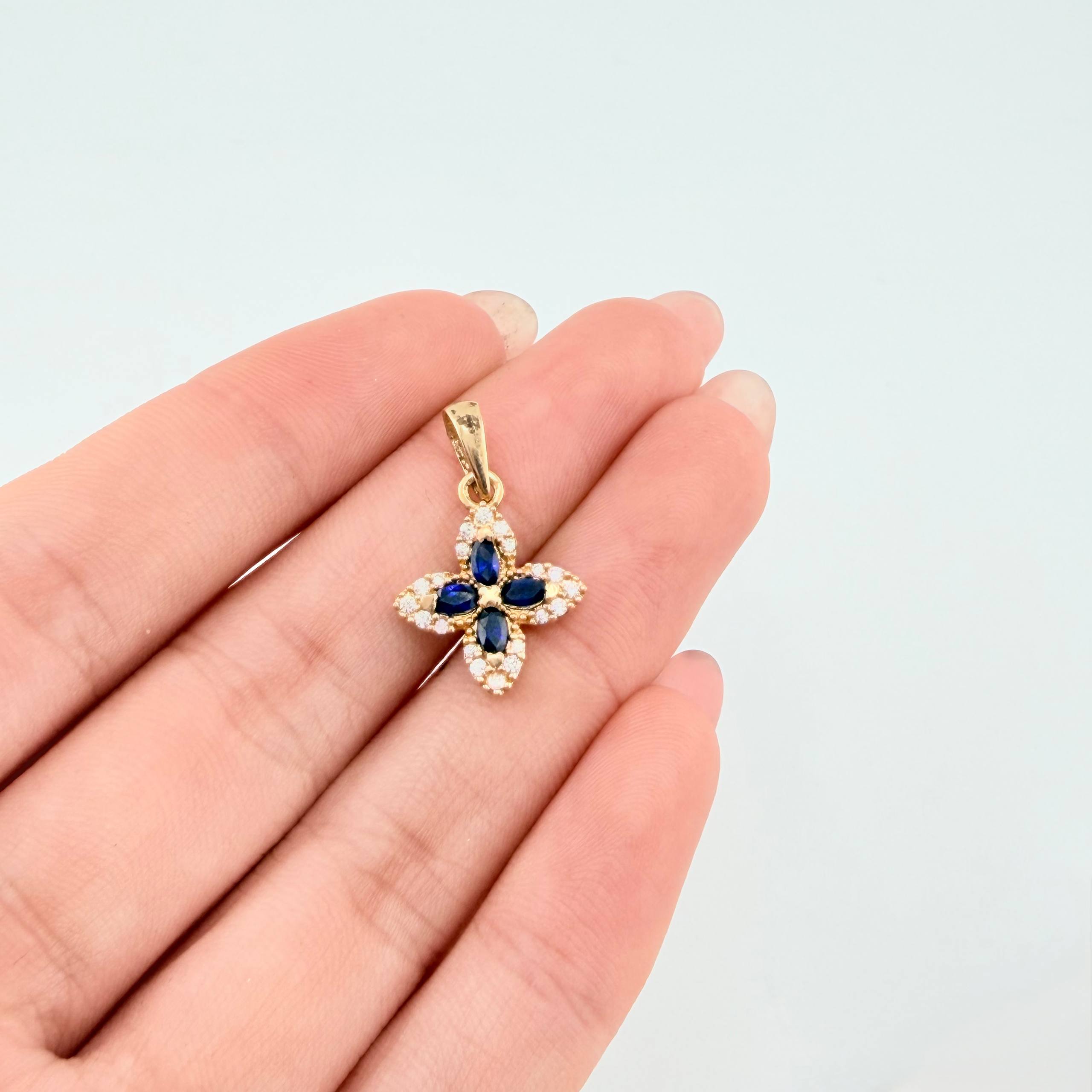 Dije Flor 1.7gr / 3/4 in / Oro Amarillo 18K ©