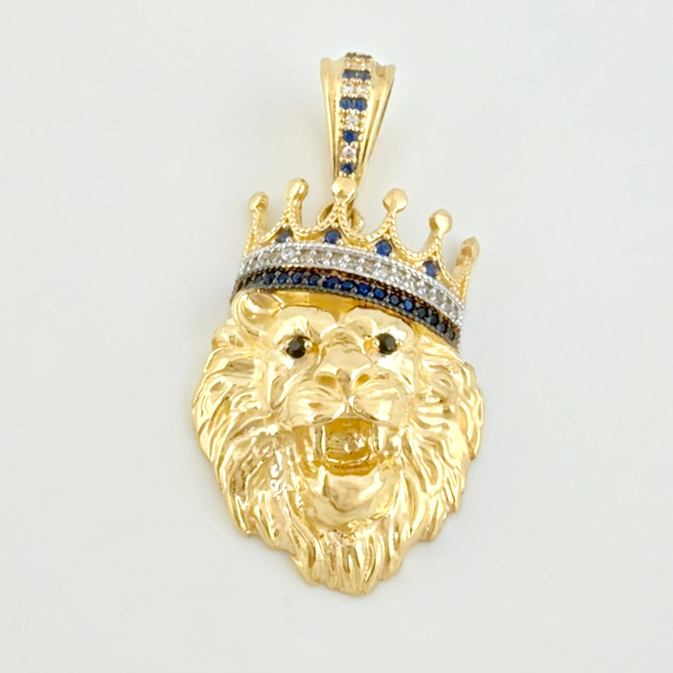 Dije Leon Corona 9.65gr / 1 1/2 in / Oro Amarillo 18K *