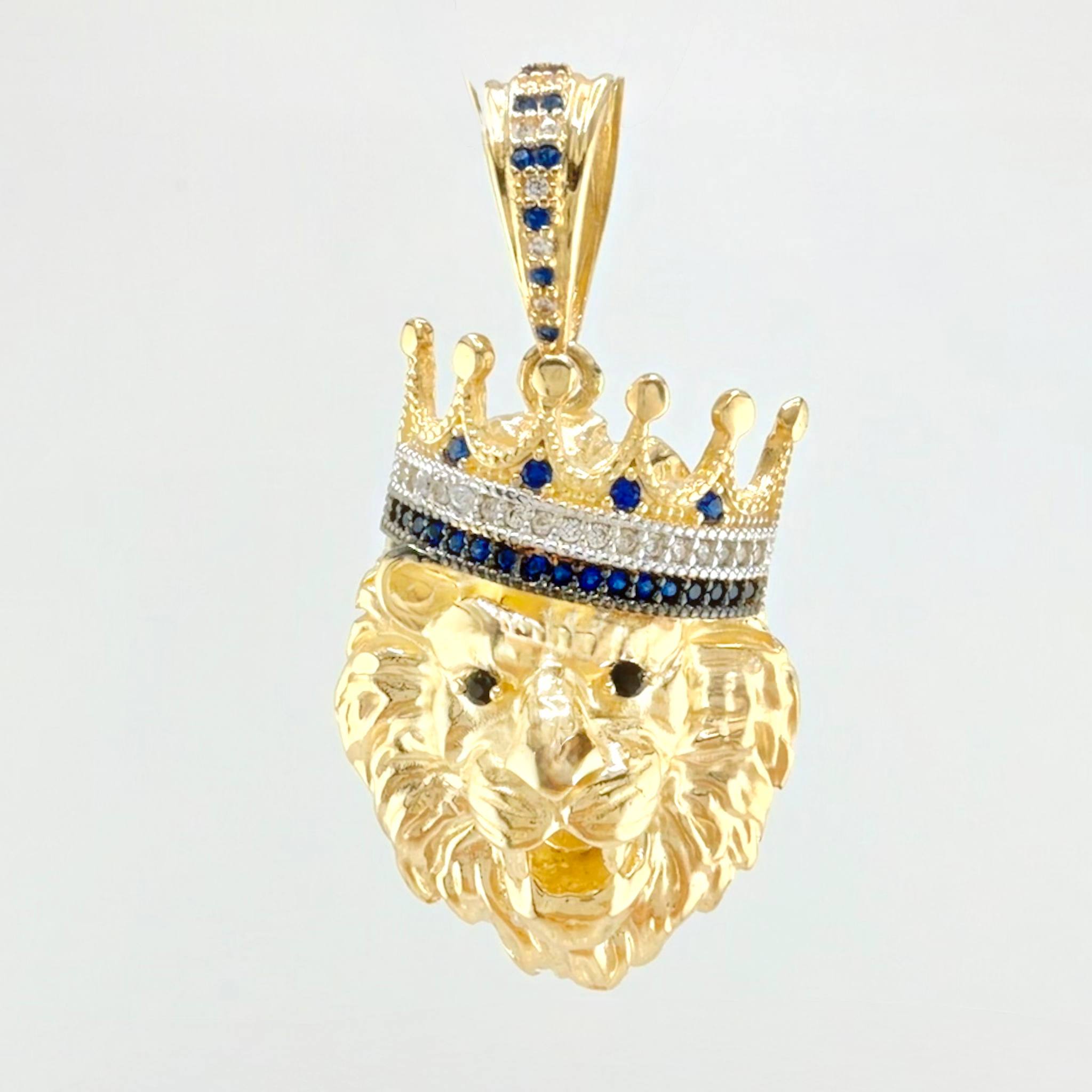 Dije Leon Corona 9.65gr / 1 1/2 in / Oro Amarillo 18K *