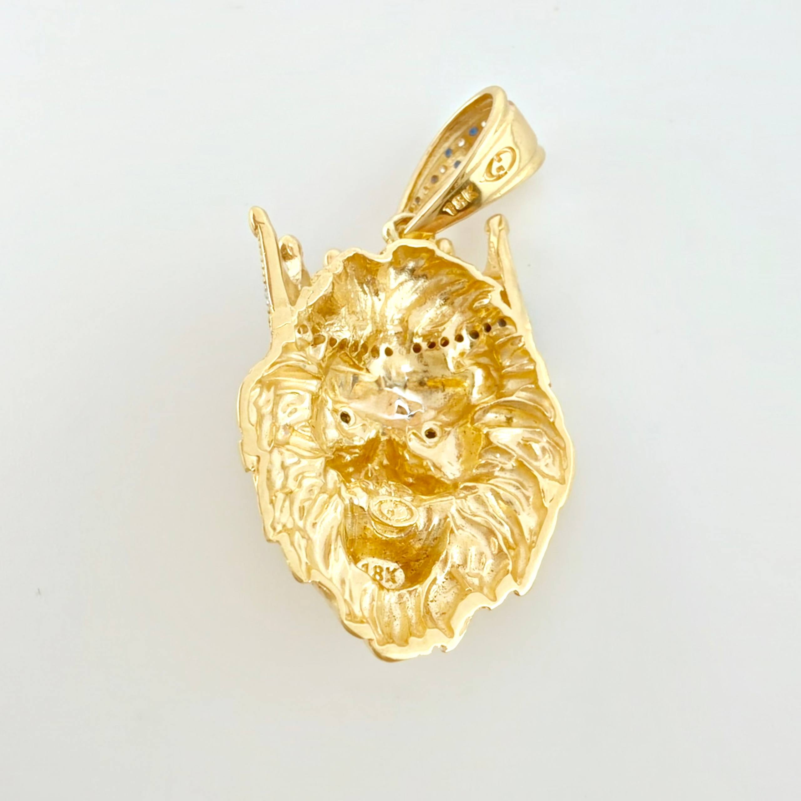 Dije Leon Corona 9.65gr / 1 1/2 in / Oro Amarillo 18K *