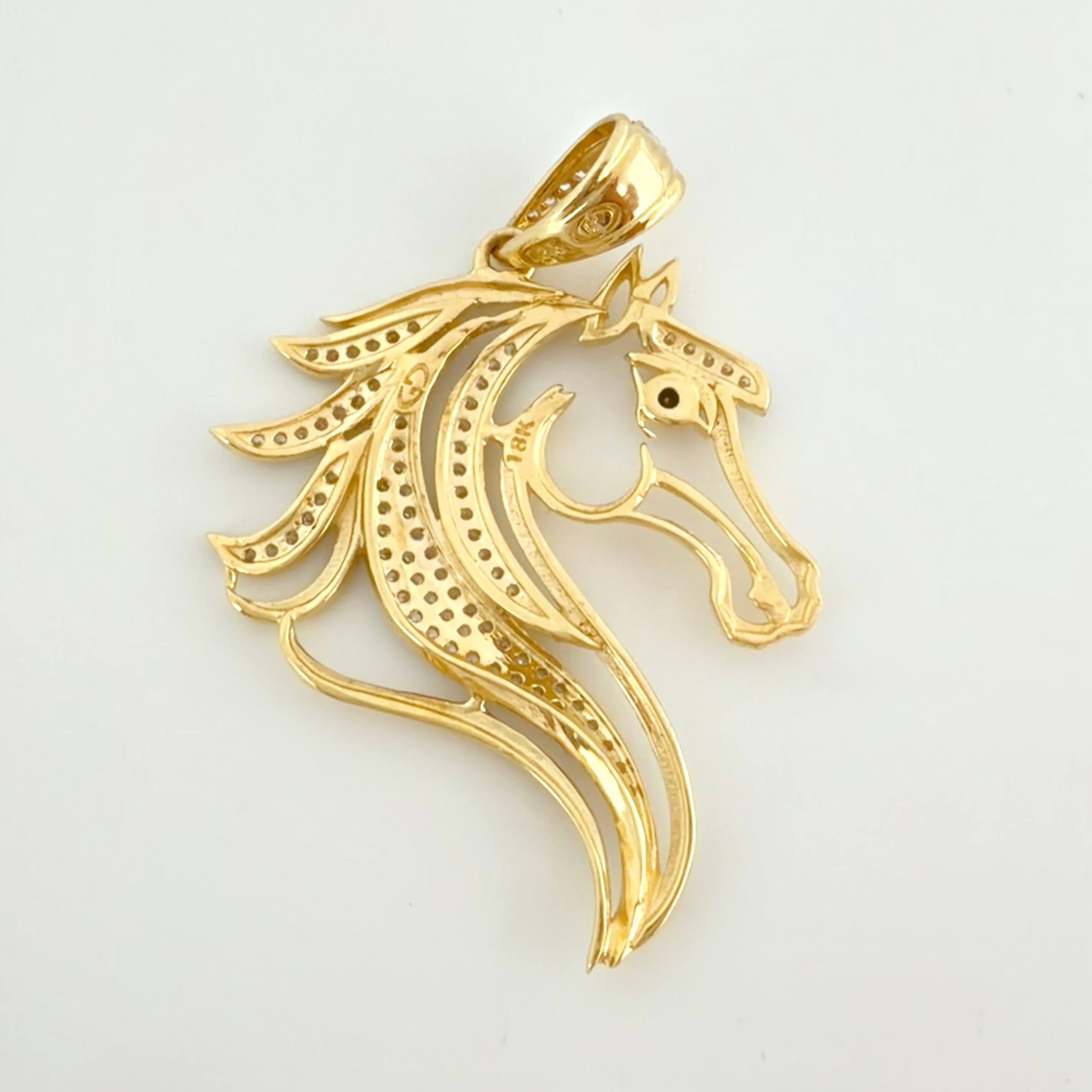 Dije Caballo Relieve Silueta 6.6gr / 1 3/4 in / Dos Oros Amarillo Blanco 18K *