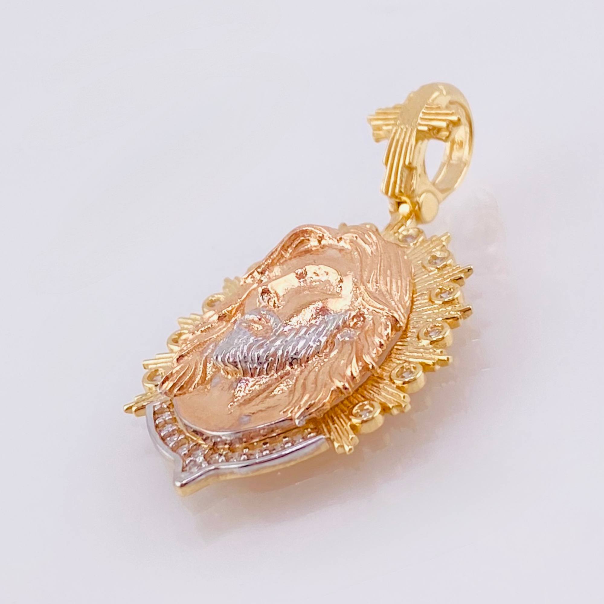 Dije Jesus Aureola Rayada 7.75gr / 1 1/2 in / Tres Oros 18K *