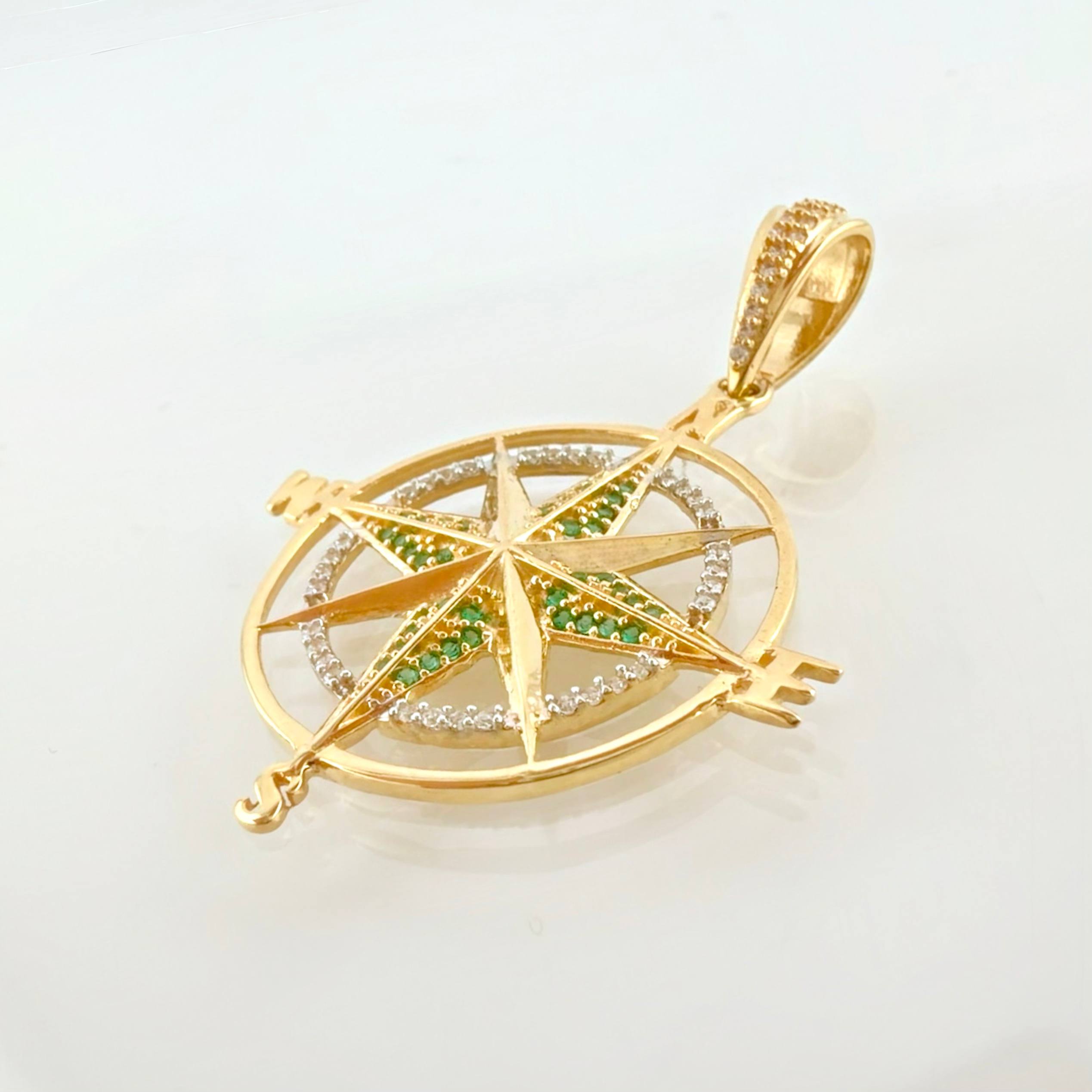 Compass Cardinal Star Pendant 5.9gr / 2 in / 18K Yellow Gold *