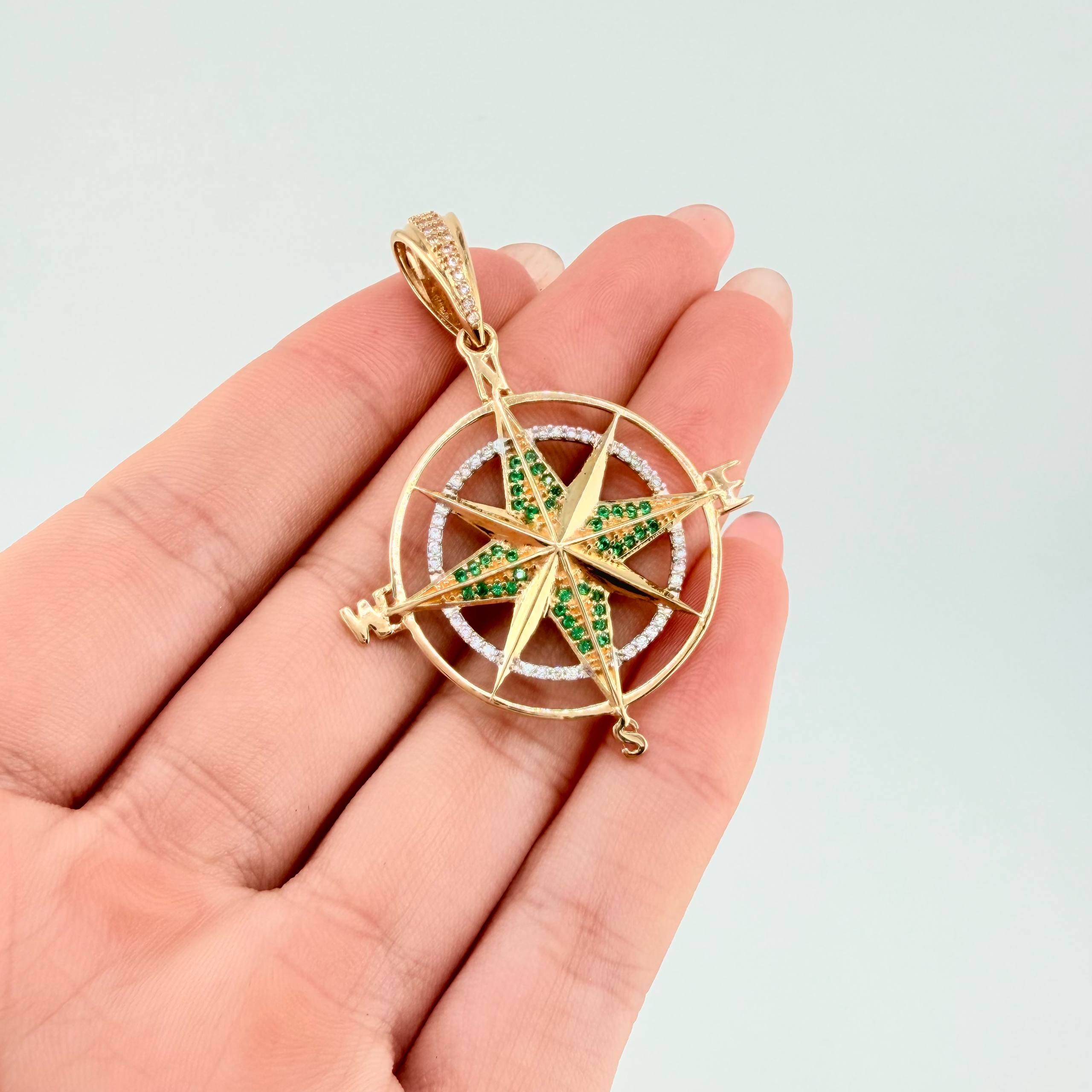 Compass Cardinal Star Pendant 5.9gr / 2 in / 18K Yellow Gold *