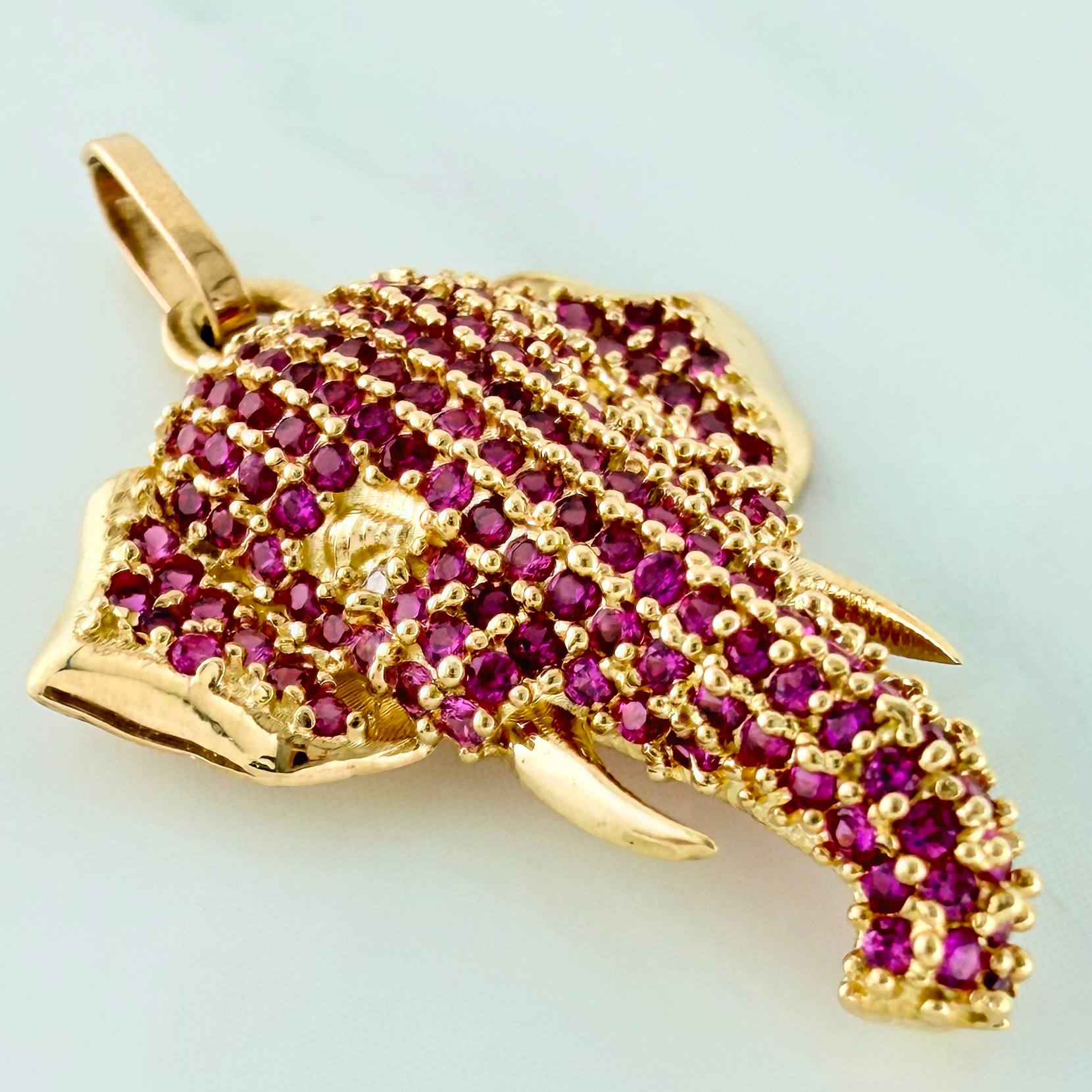 Pendant Elephant Face 2.85 g / 1 1/4 in 18K Yellow Gold