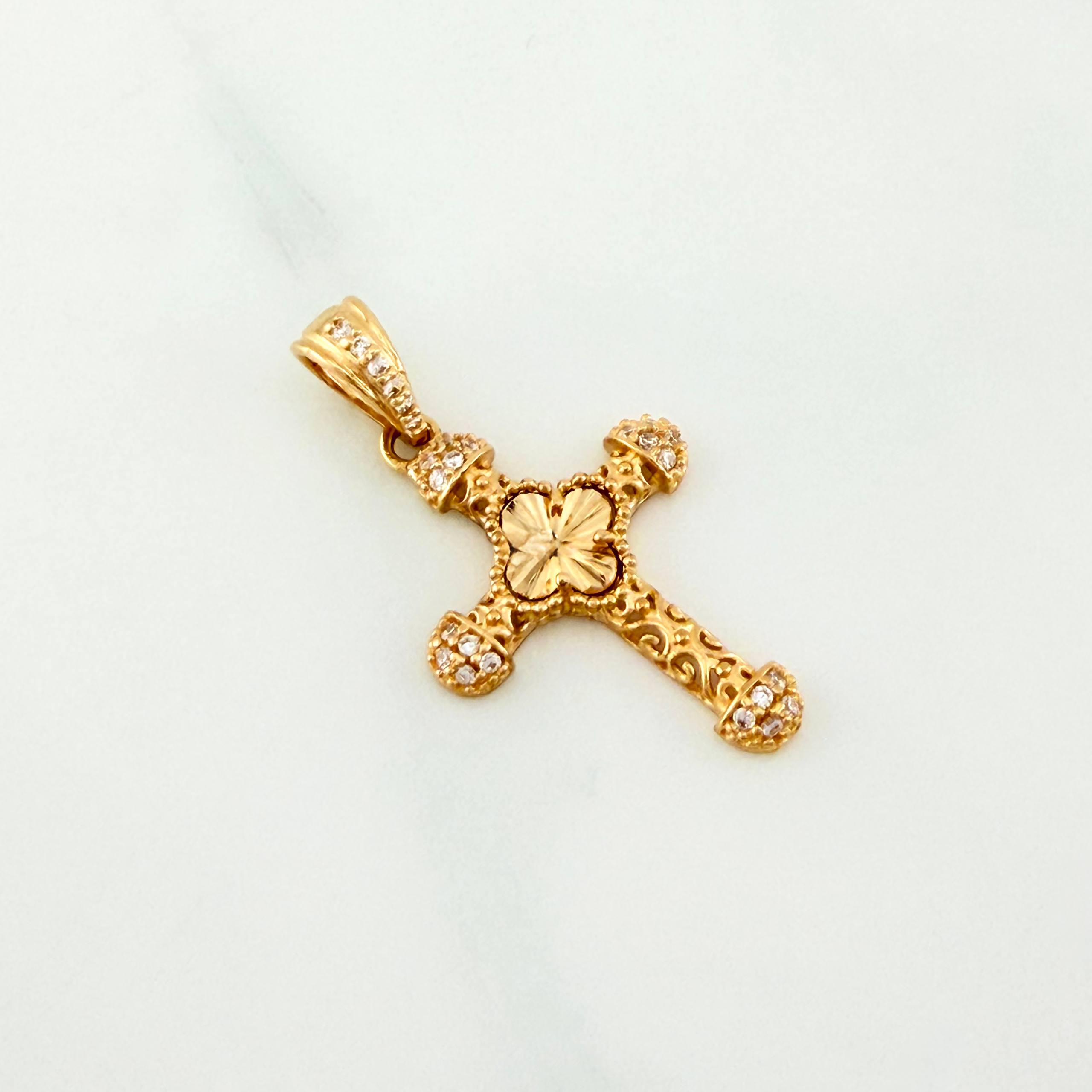 Clover Cross Pendant 1.85 g / 1 1/4 in 18K Yellow Gold