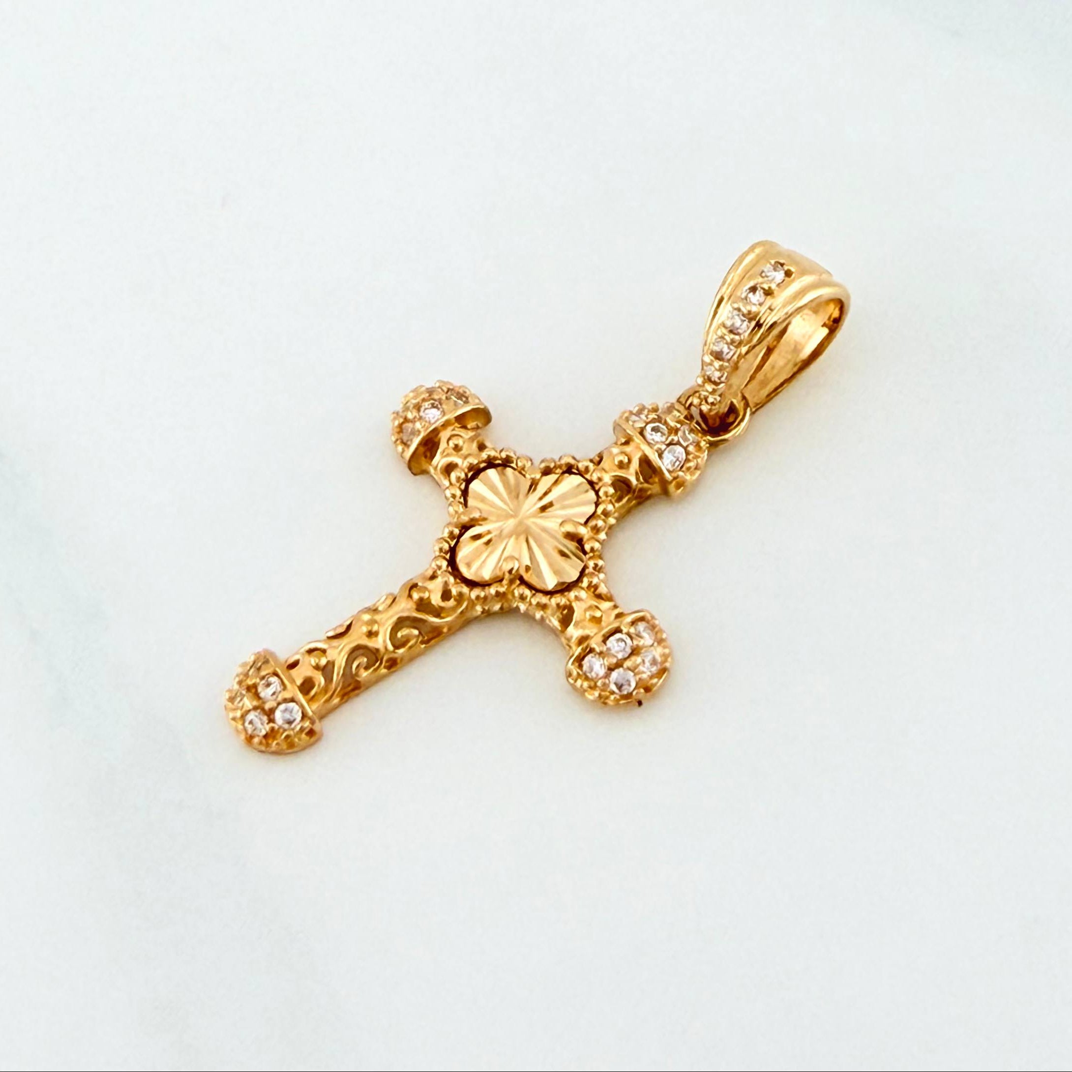 Clover Cross Pendant 1.85 g / 1 1/4 in 18K Yellow Gold