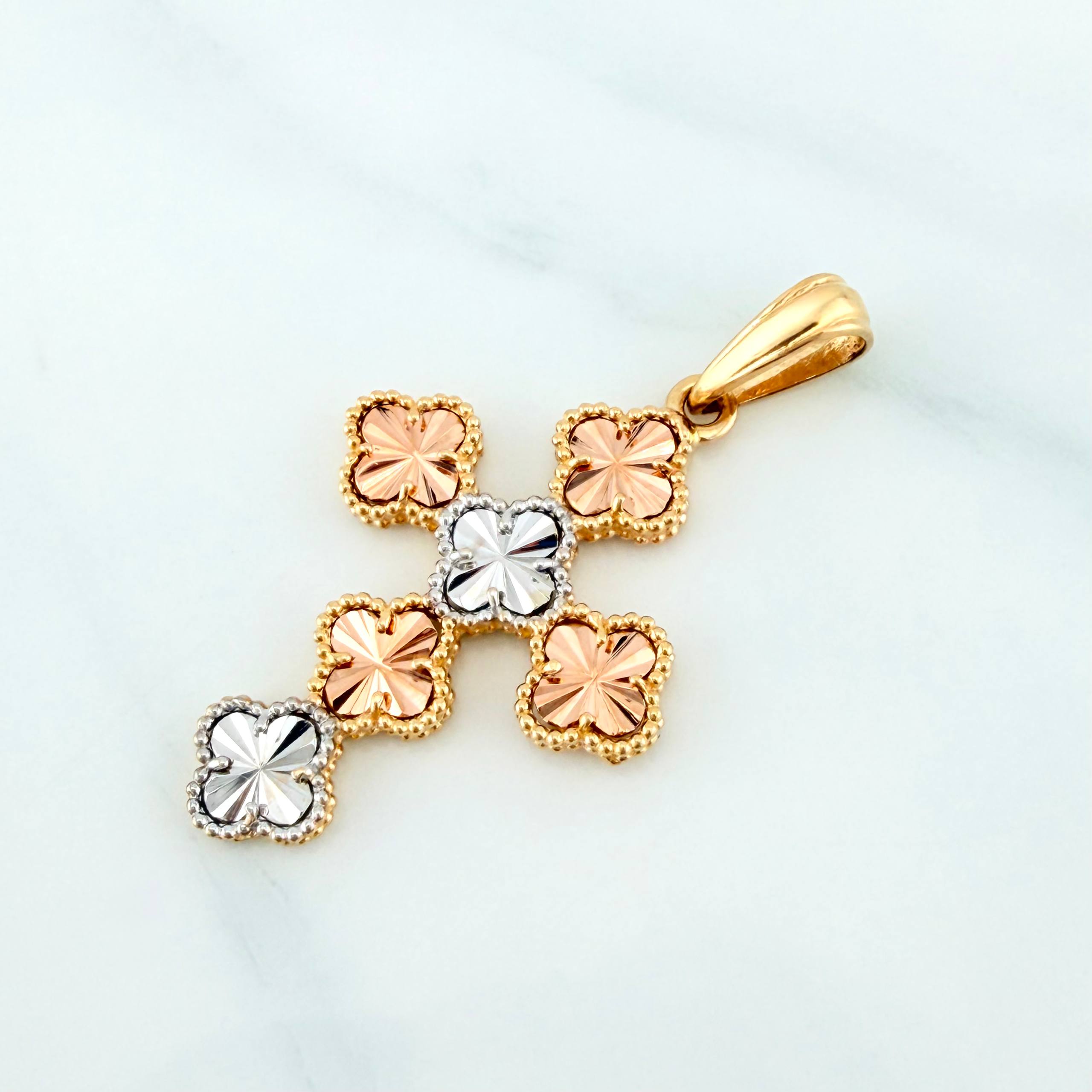 Pendant Cross Clover 4.5 g / 1 1/2 in Three Golds 18K
