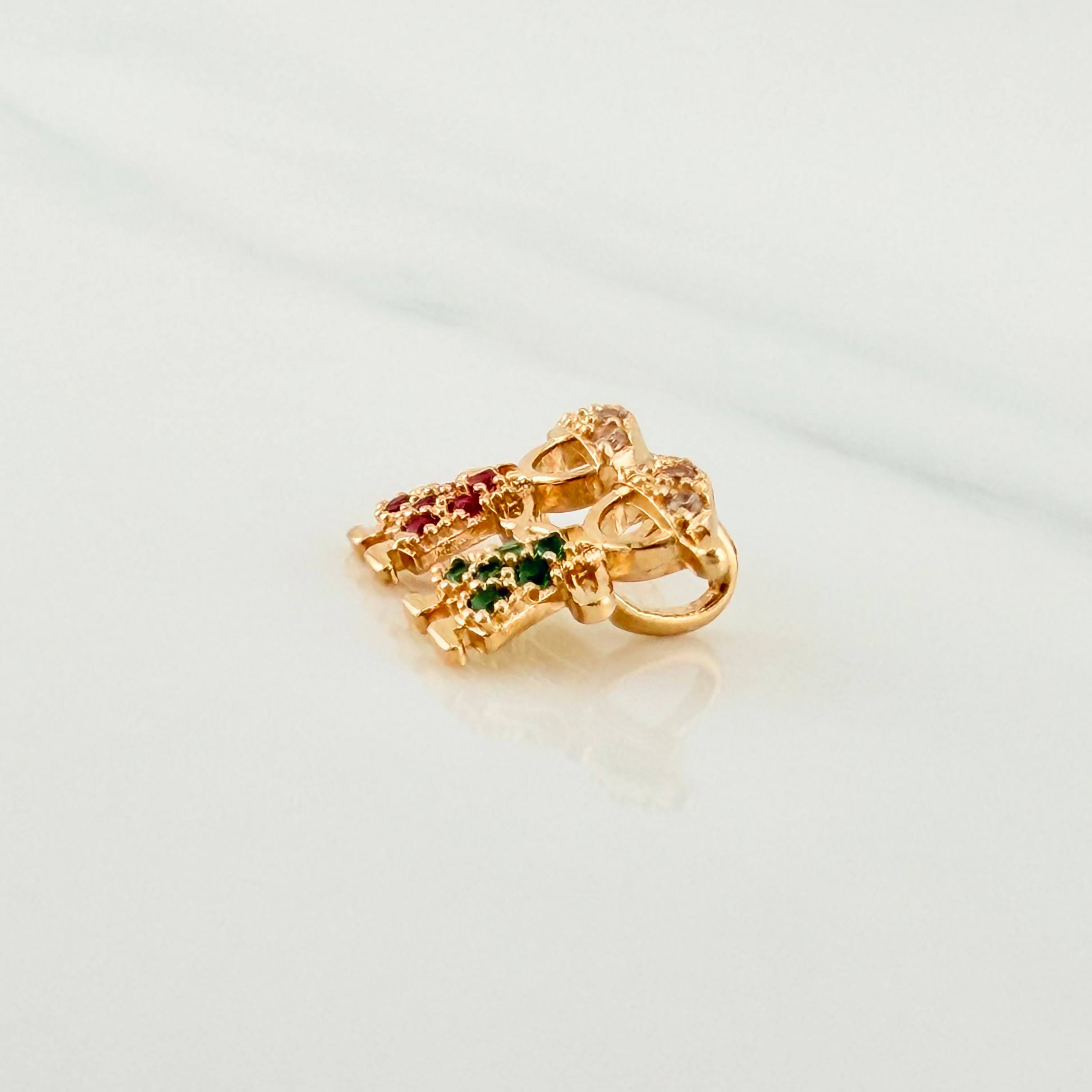 Dije Silueta Niños 0.9 g / 1/2 in Oro Amarillo 18K