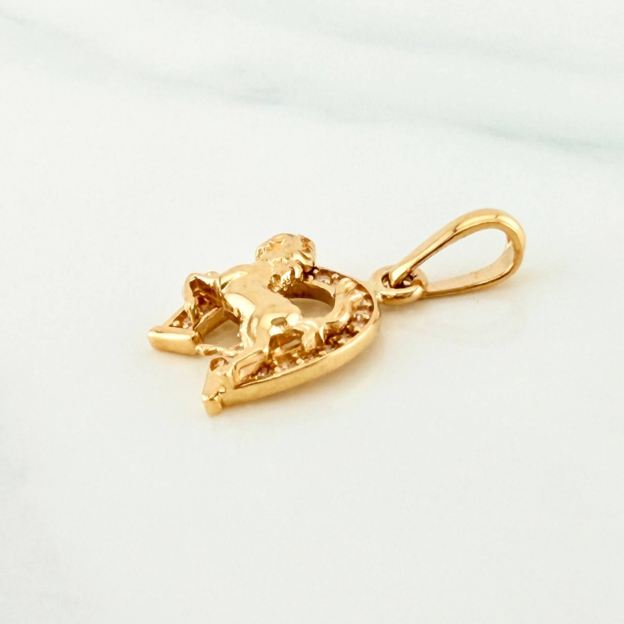 Pendant Horseshoe Horse 1.65 g / 3/4 in 18K Yellow Gold