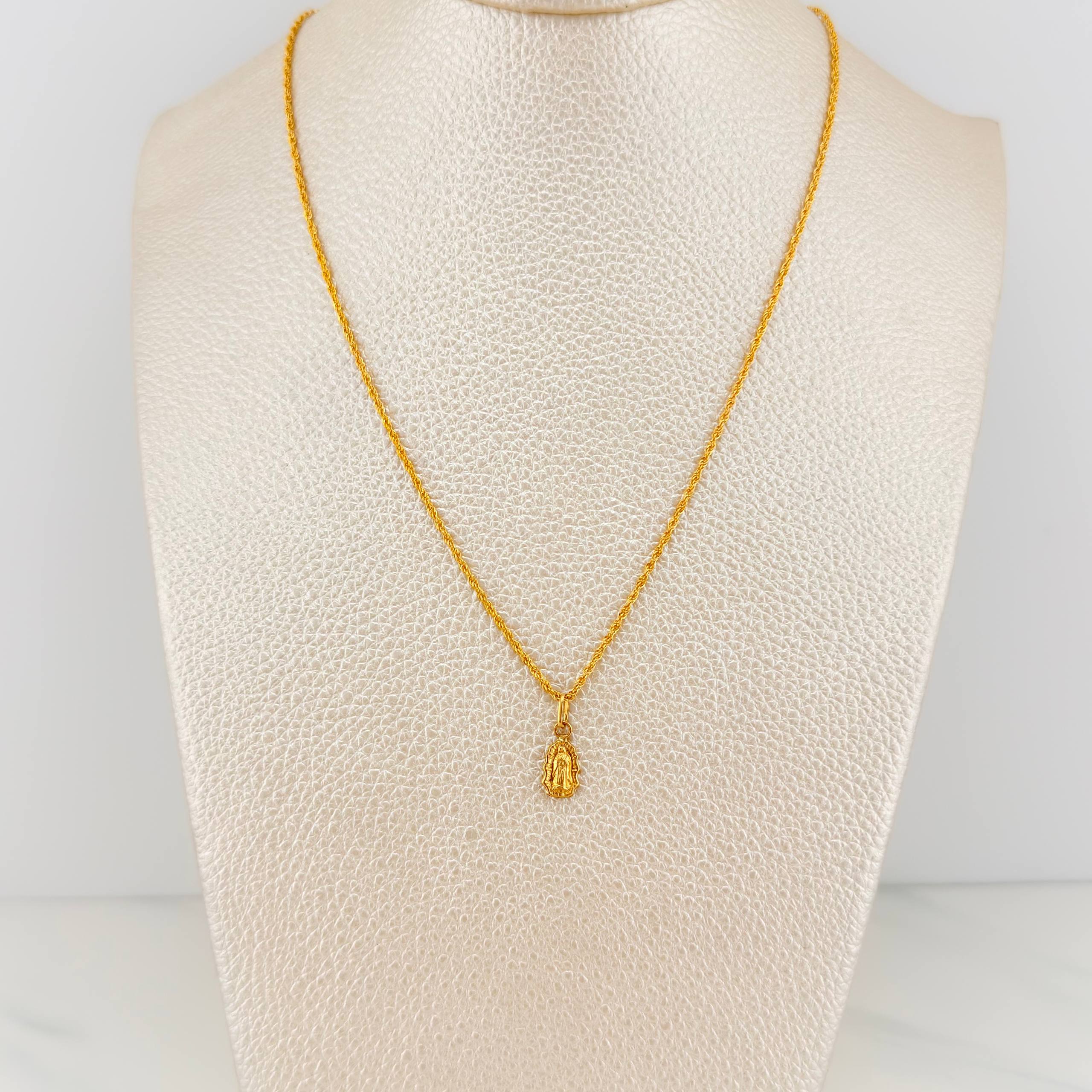 Rope Chain Set + Virgin of Guadalupe Pendant / 1.15 g / 17 3/4 in 18K Yellow Gold