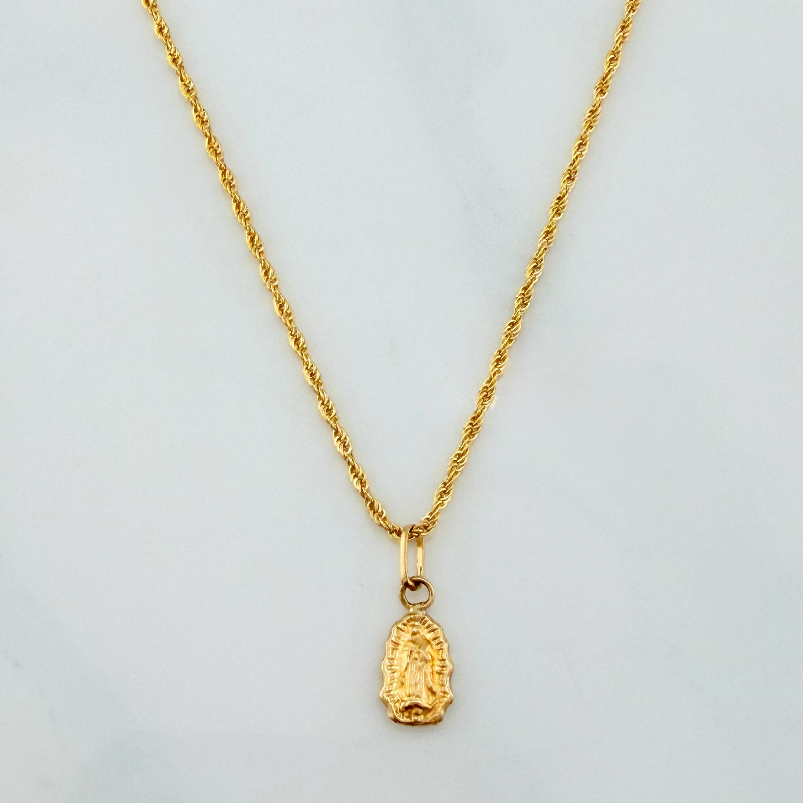 Rope Chain Set + Virgin of Guadalupe Pendant / 1.15 g / 17 3/4 in 18K Yellow Gold