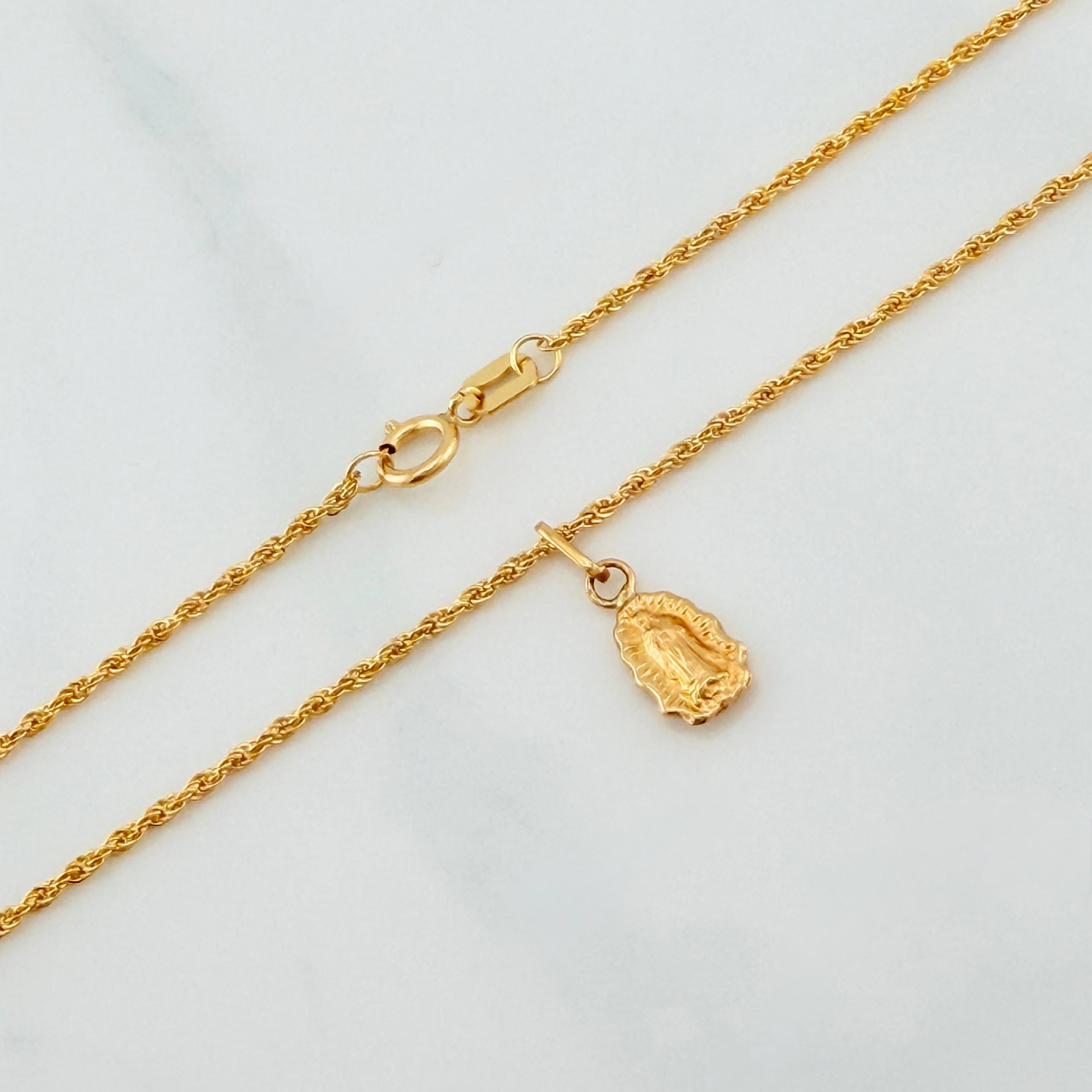 Rope Chain Set + Virgin of Guadalupe Pendant / 1.15 g / 17 3/4 in 18K Yellow Gold