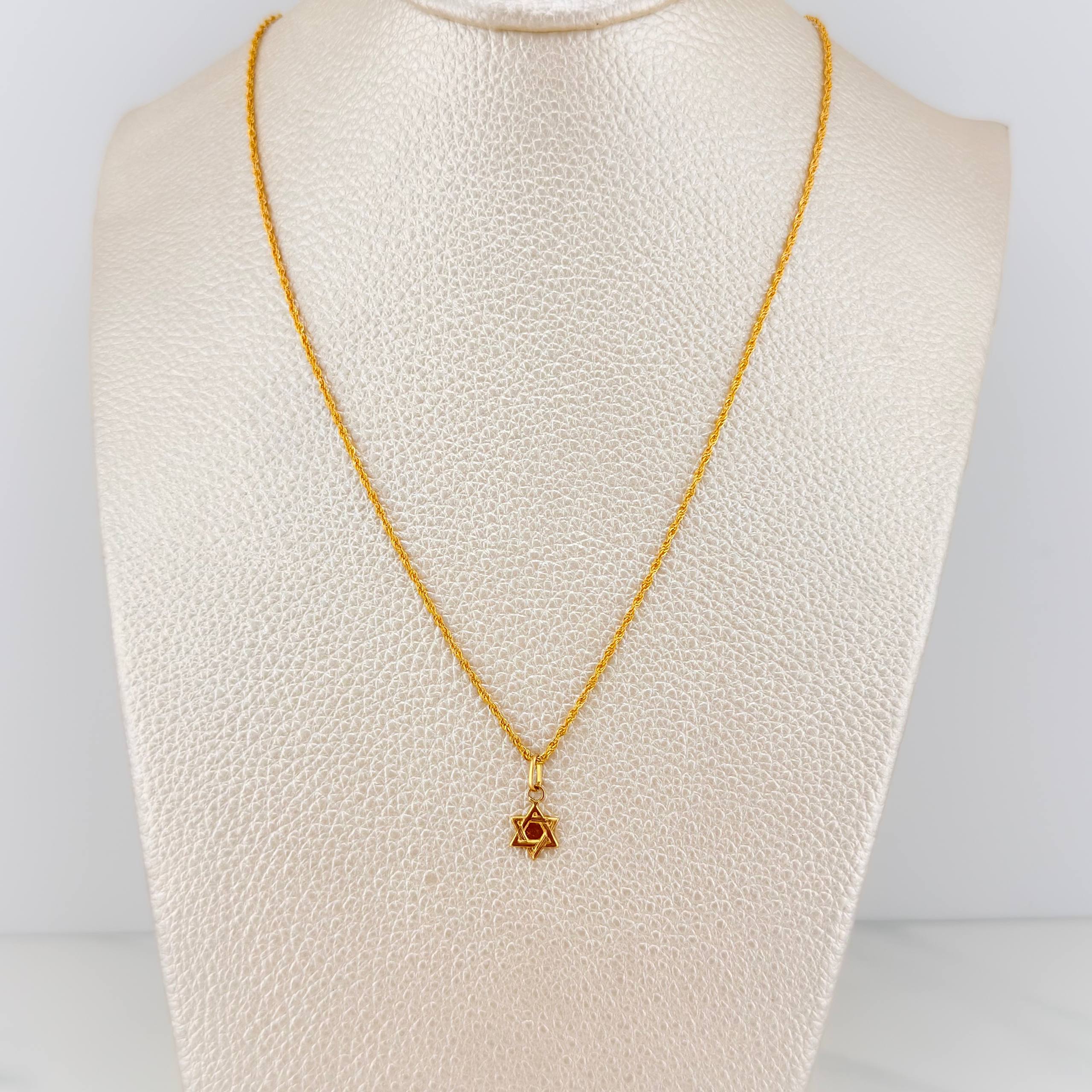 Set Cadena Lazo + Dije Estrella De David / 1,15 gr / 18 in Oro Amarillo 18K