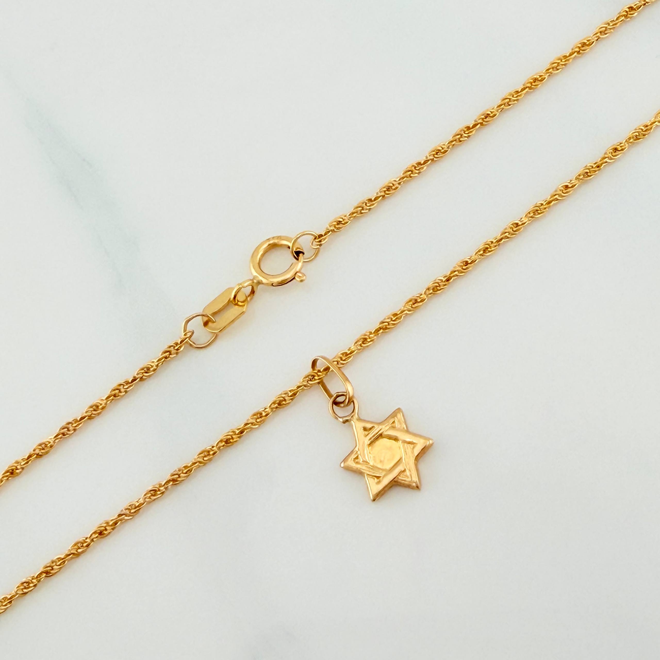 Set Cadena Lazo + Dije Estrella De David / 1,15 gr / 18 in Oro Amarillo 18K