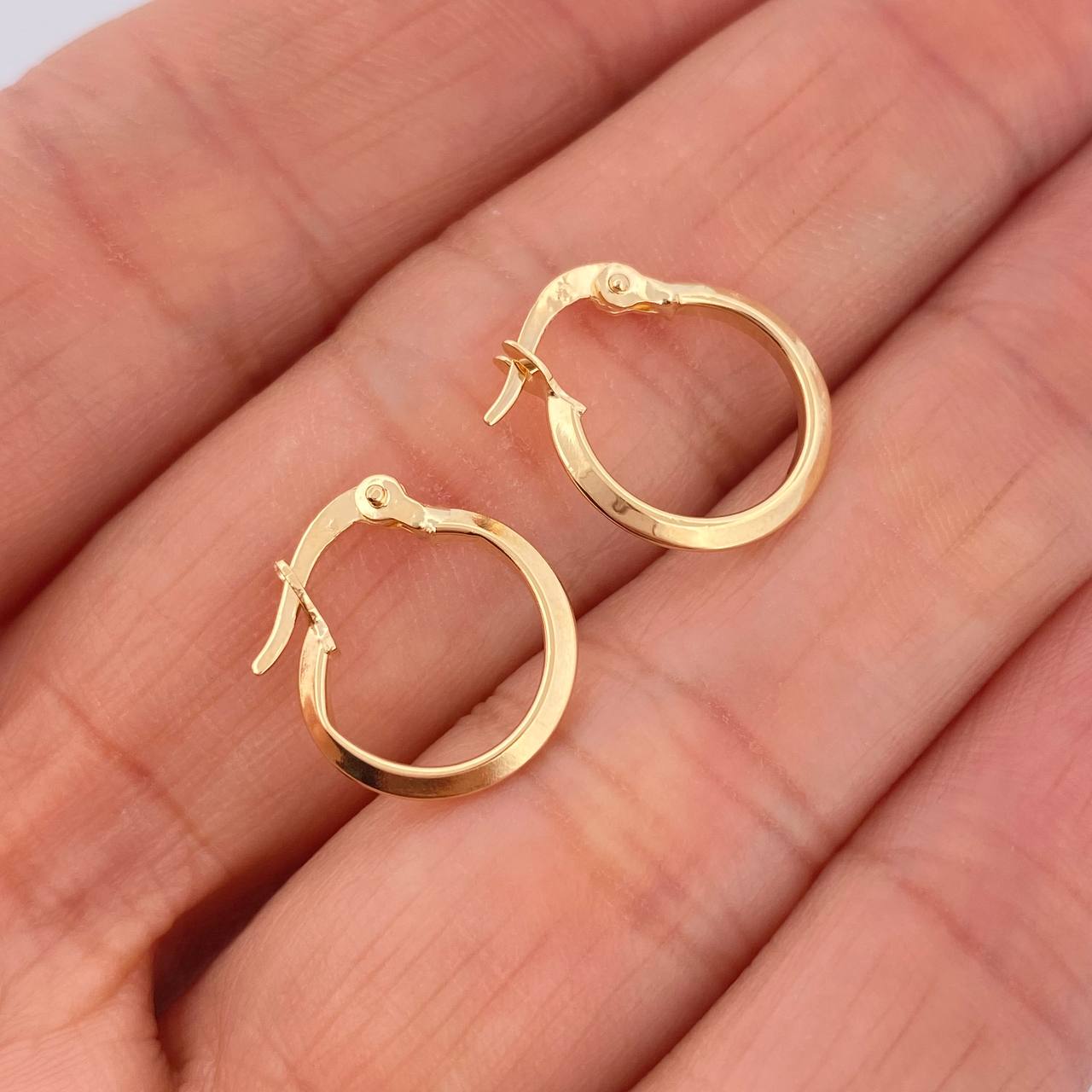 Candongas Clau 0.7gr / 1/2 in / Oro Amarillo 18K &