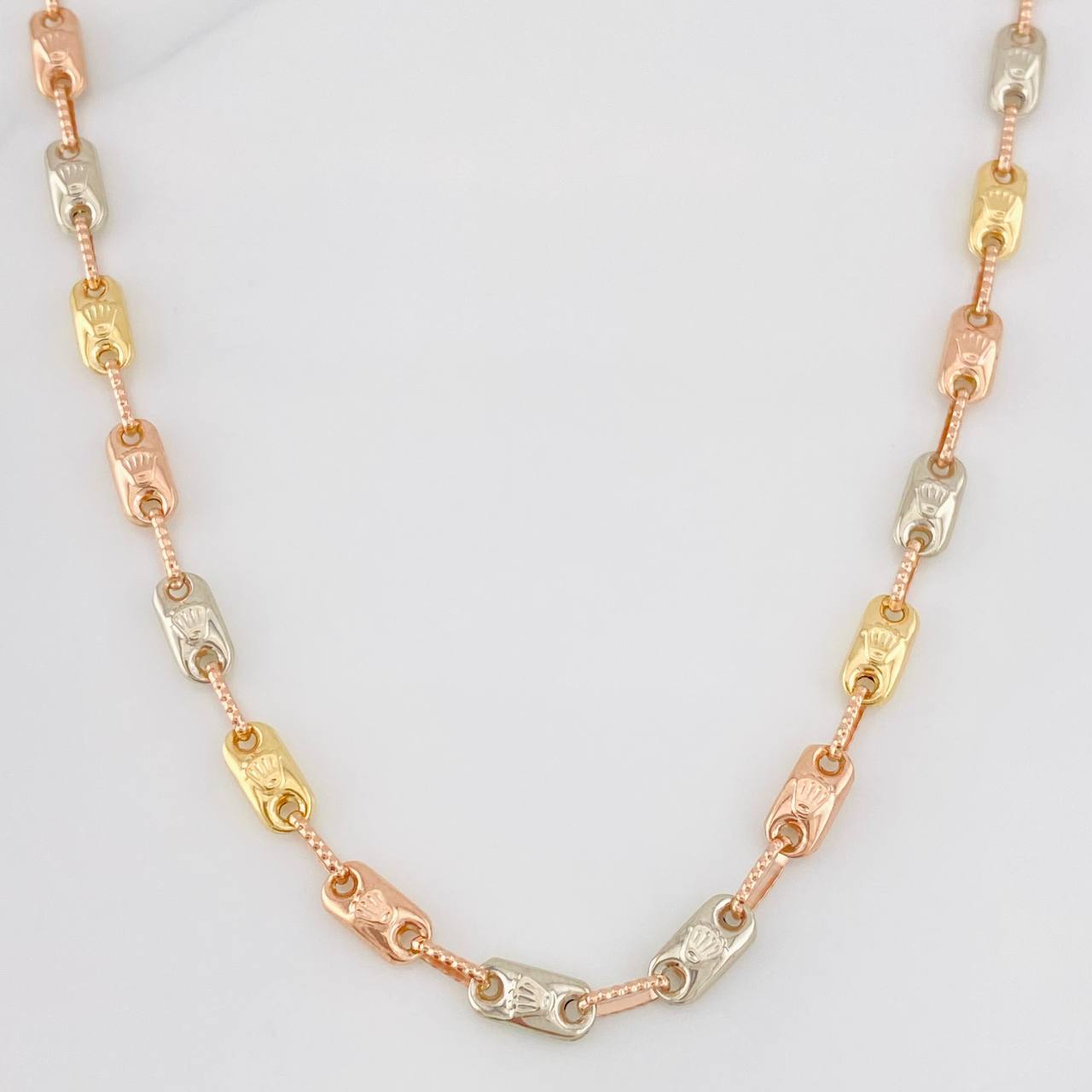 Rustic Chain Crown 12.05g / 22 in / 4.23mm Three Golds 18K